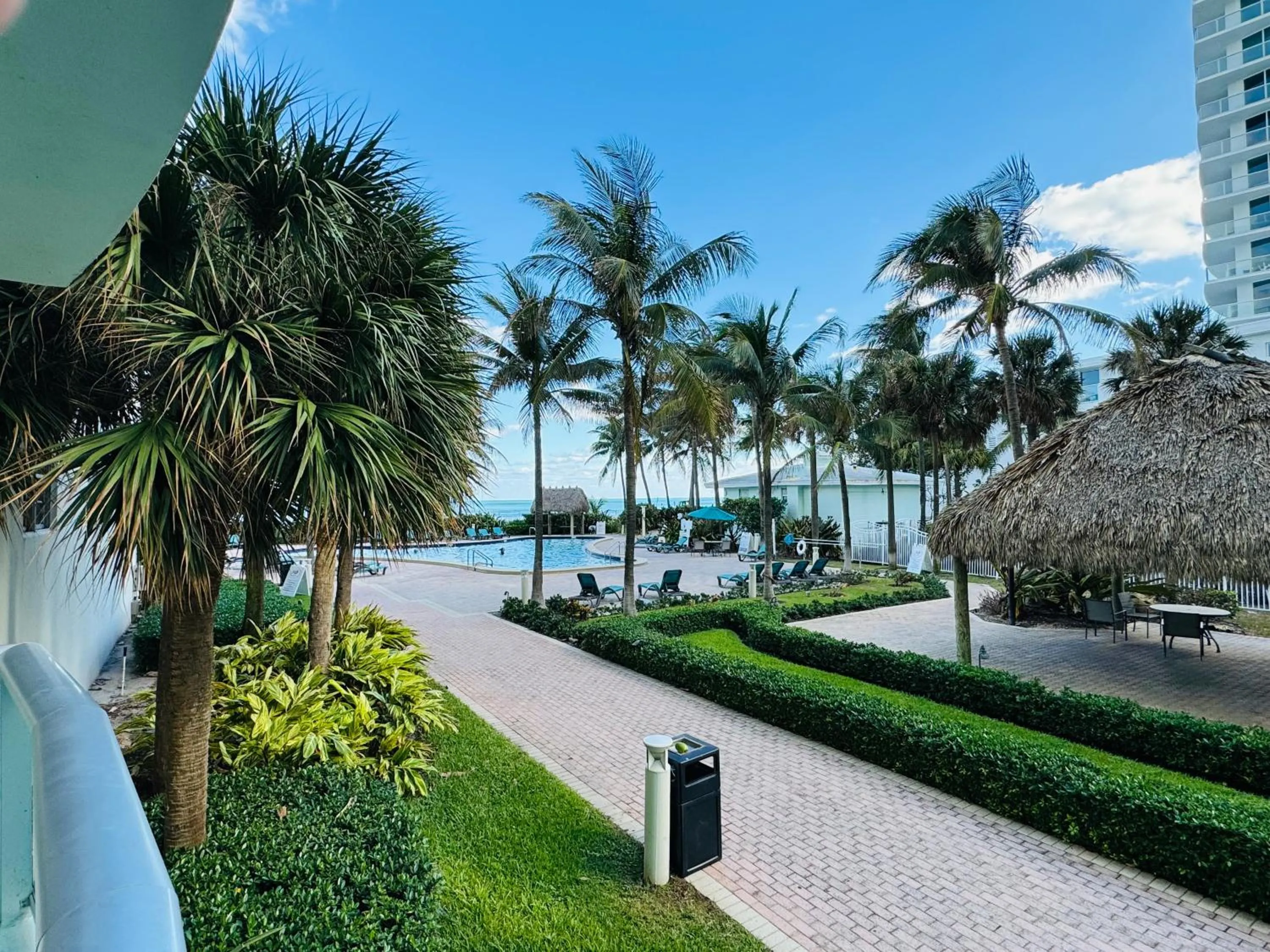 Hallandale Condo, Partial Ocean View Direct Beach and Pool Access Hollywood Beach