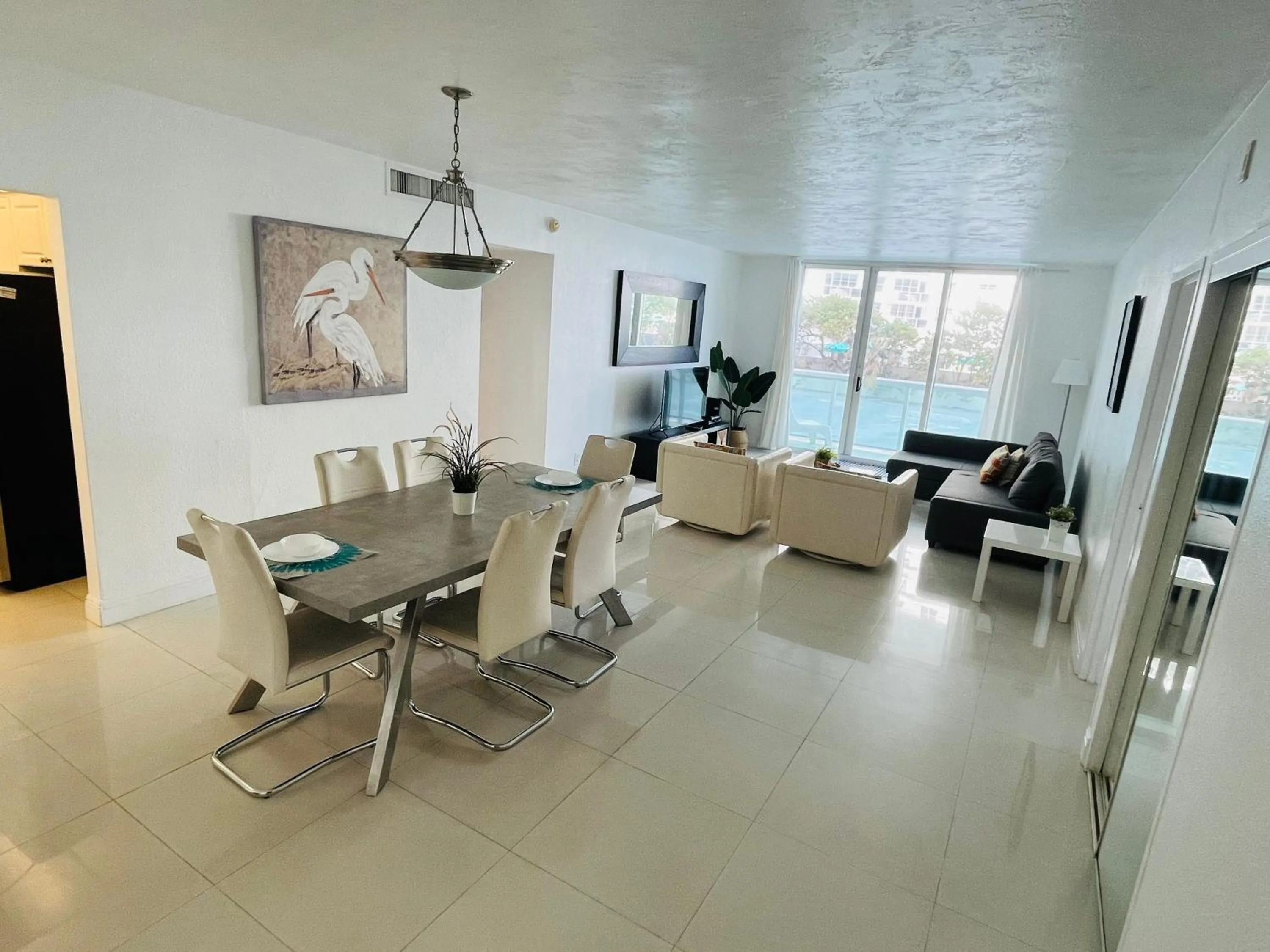 Hallandale Condo, Partial Ocean View Direct Beach and Pool Access Hollywood Beach