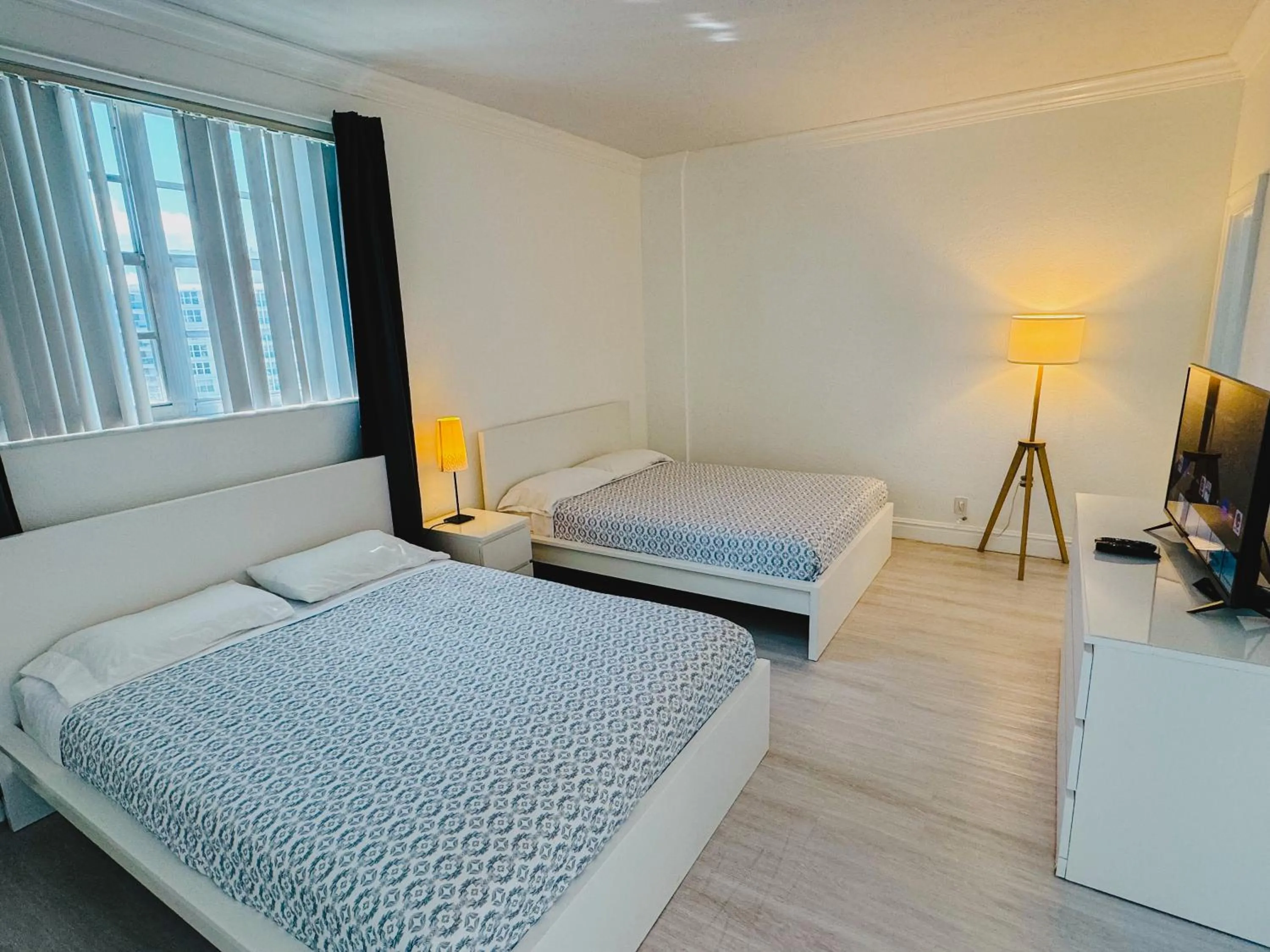 Bed in Hallandale Condo, Partial Ocean View Direct Beach and Pool Access Hollywood Beach