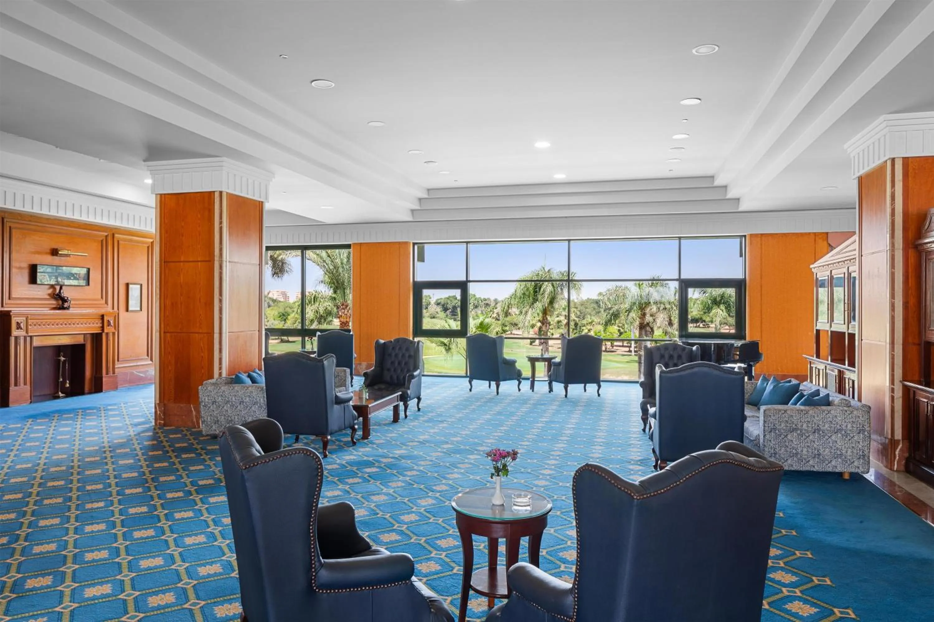 Restaurant/places to eat in Hilton Pyramids Golf