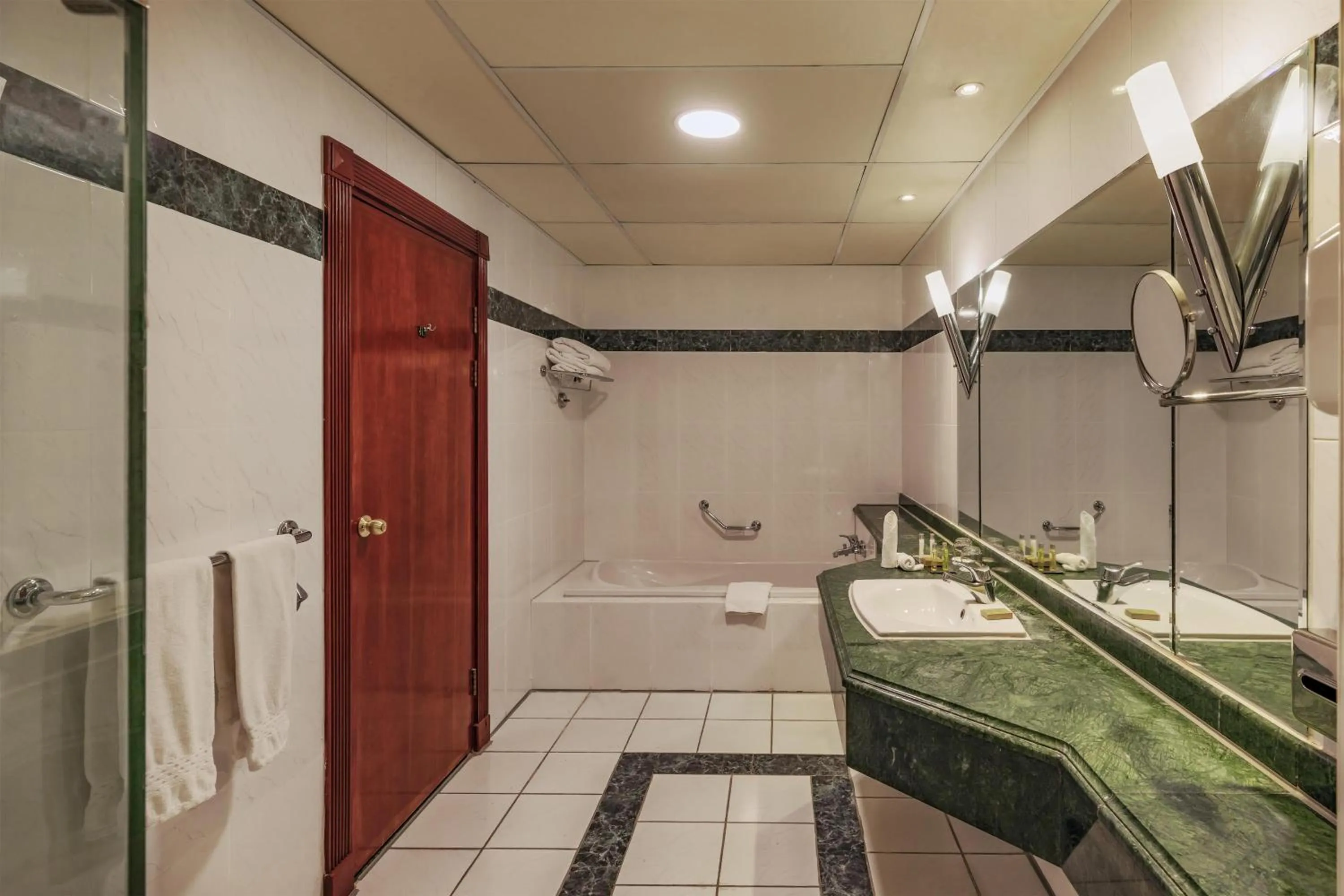 Bathroom in Hilton Pyramids Golf