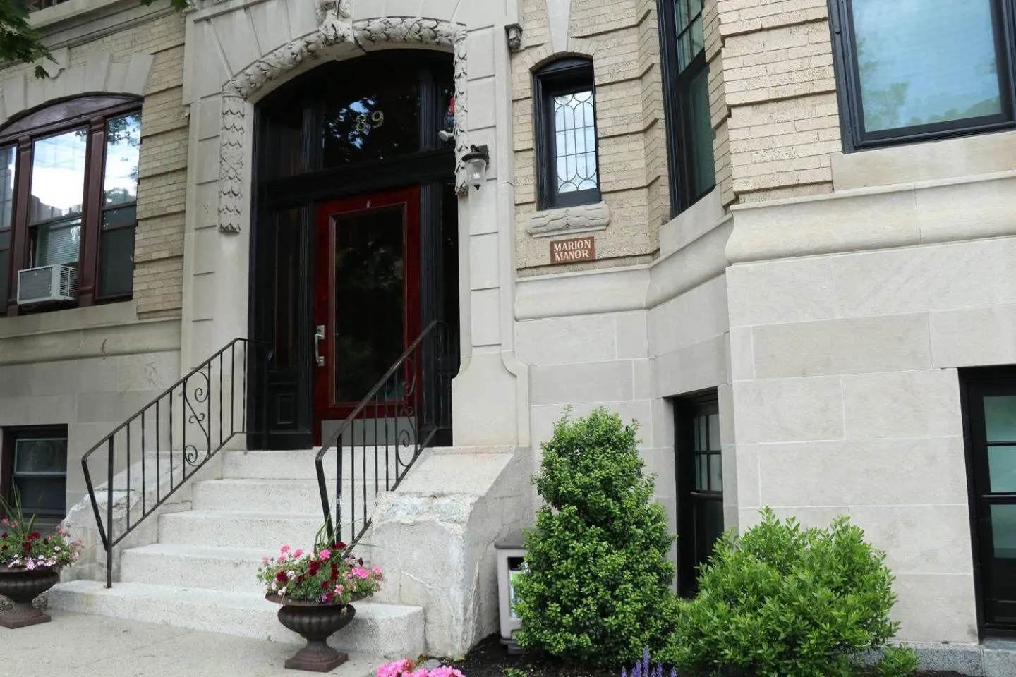 Facade/entrance in A Stylish Stay w/ a Queen Bed, Heated Floors.. #35