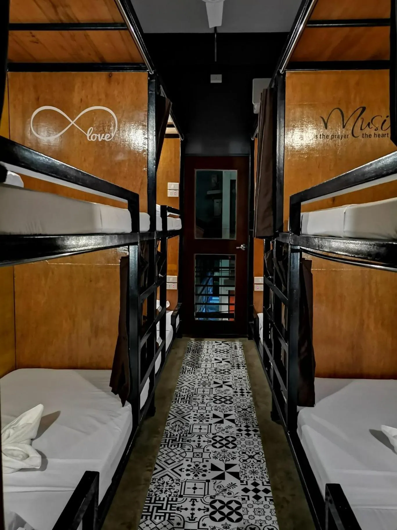 bunk bed, Bed in Michel'inn Coron