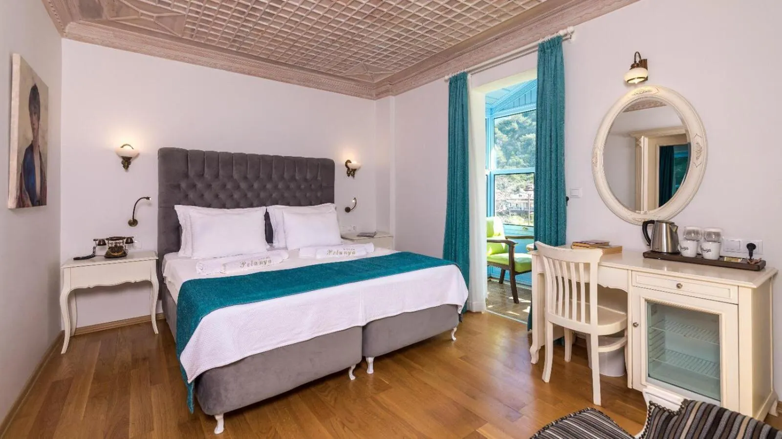 Photo of the whole room, Bed in Petunya Konak Boutique Hotel