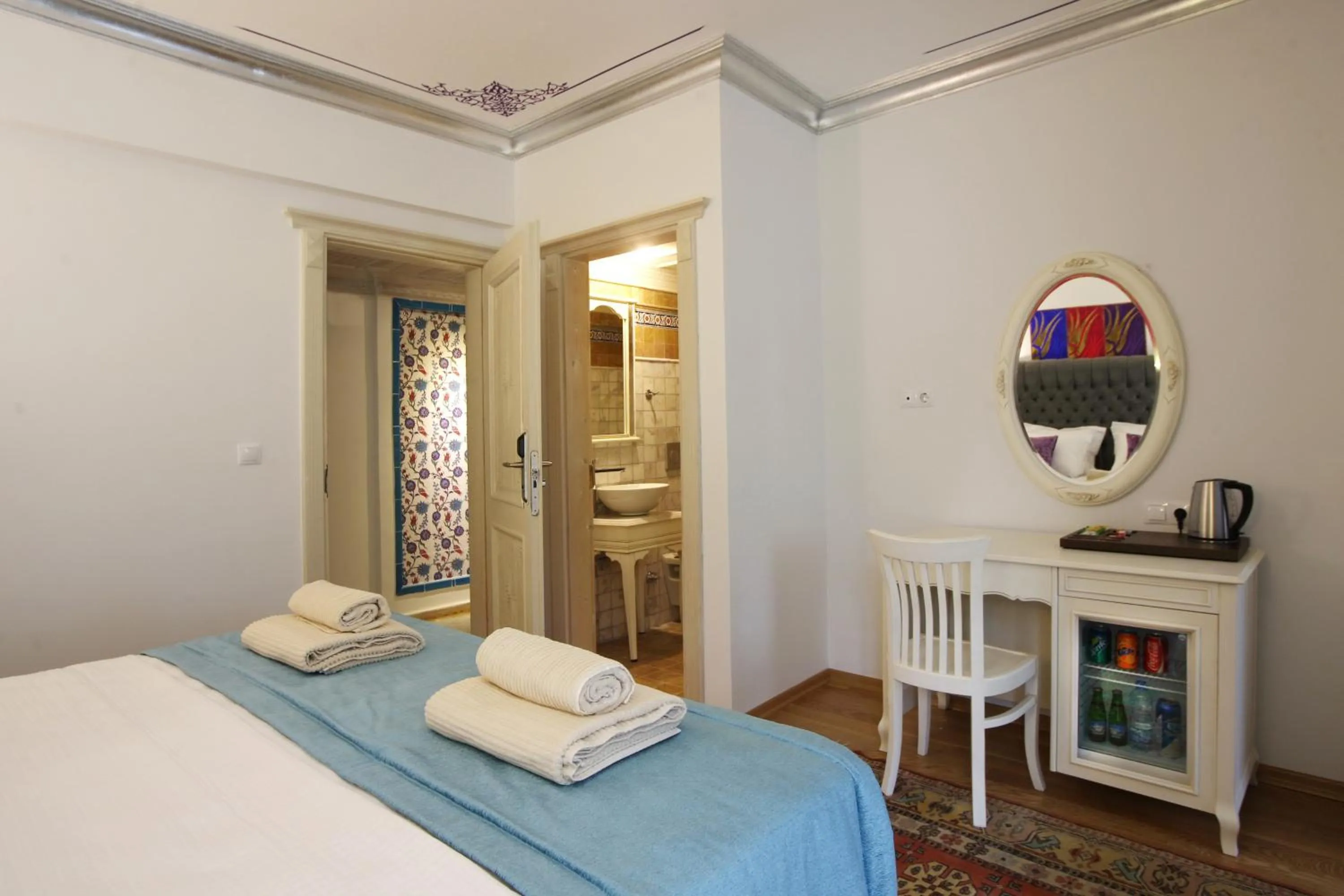 Photo of the whole room, Bed in Petunya Konak Boutique Hotel