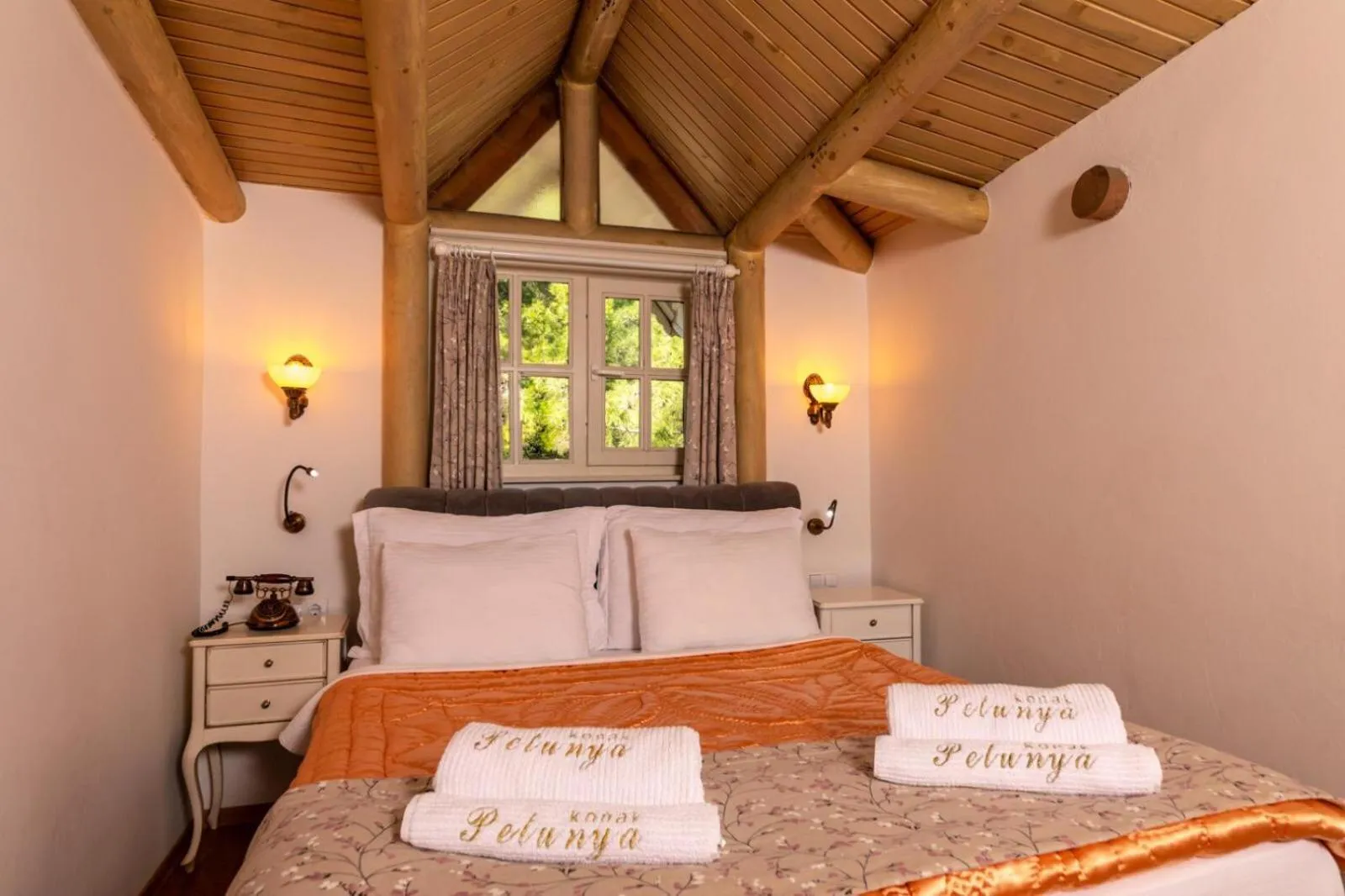 Bed in Petunya Konak Boutique Hotel