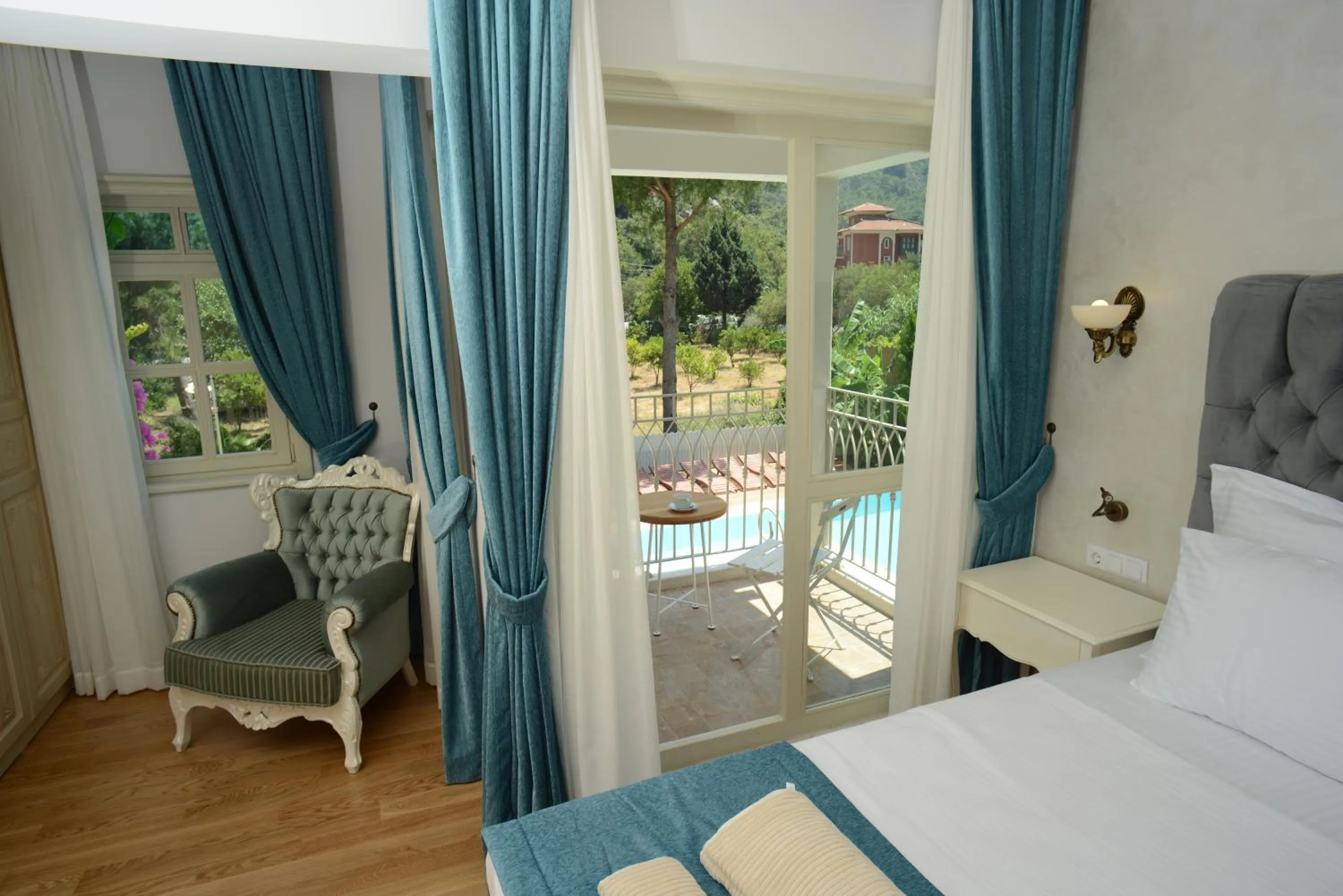 Photo of the whole room, Bed in Petunya Konak Boutique Hotel