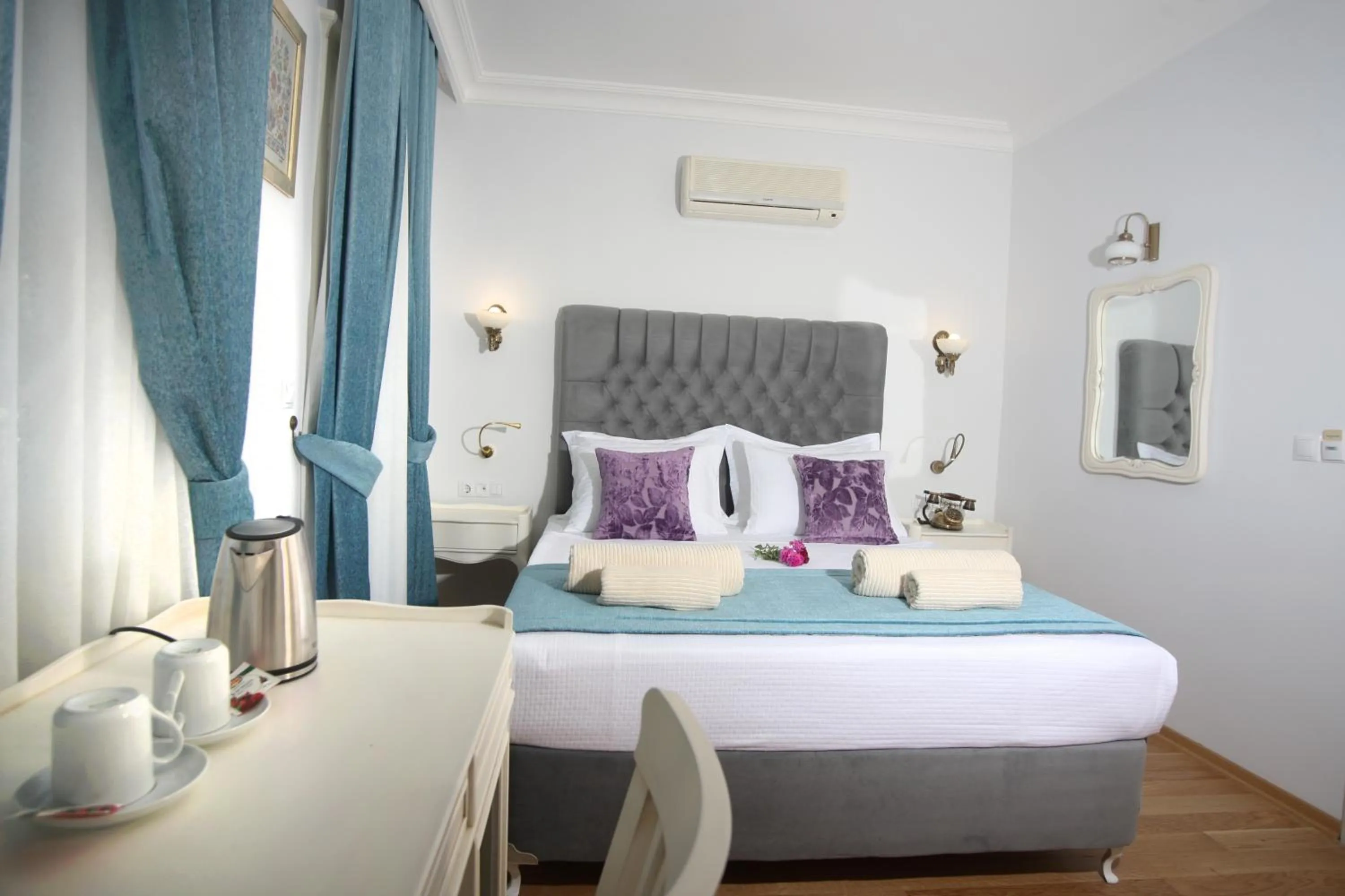 Photo of the whole room, Bed in Petunya Konak Boutique Hotel