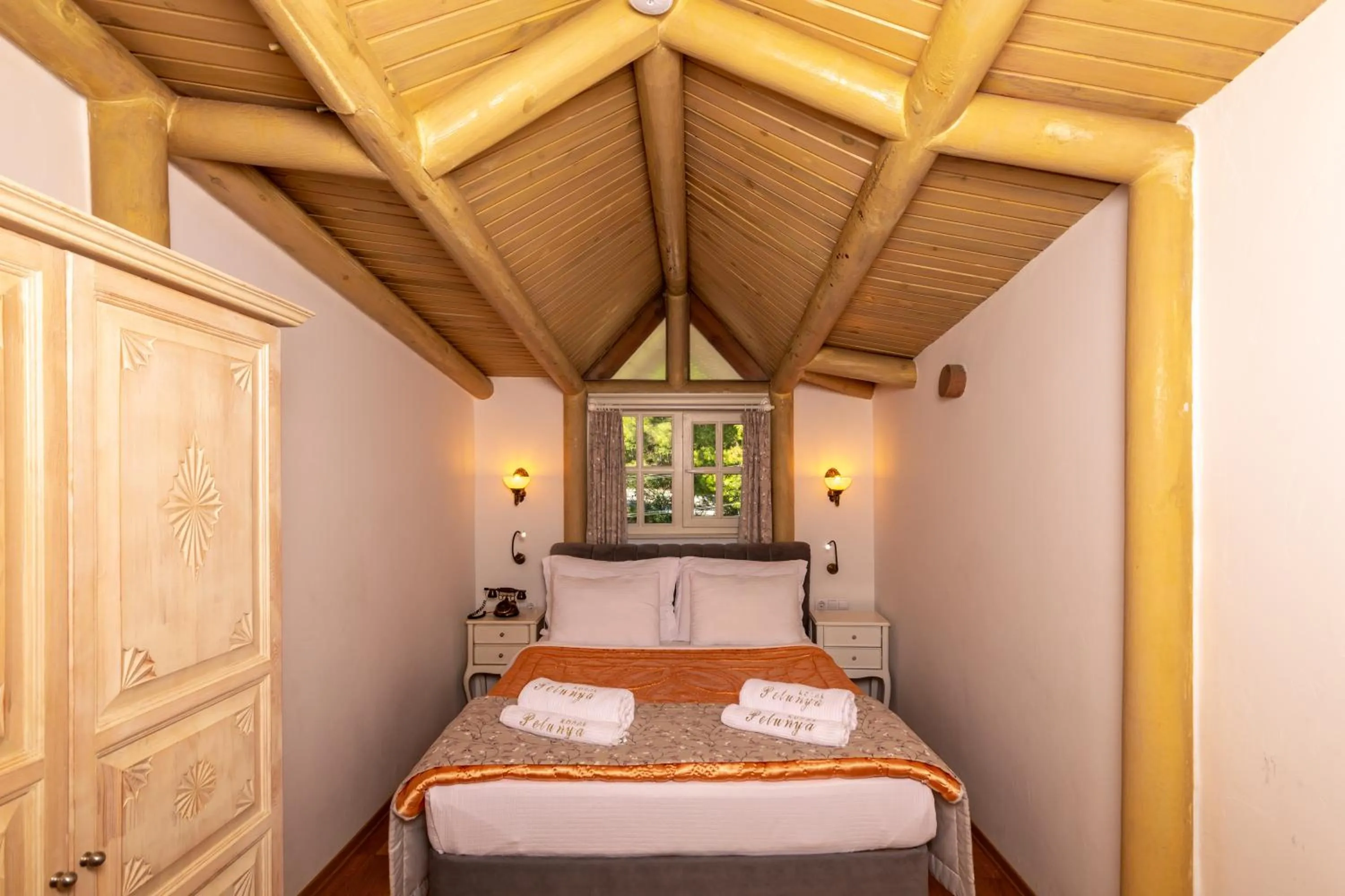 Photo of the whole room, Bed in Petunya Konak Boutique Hotel