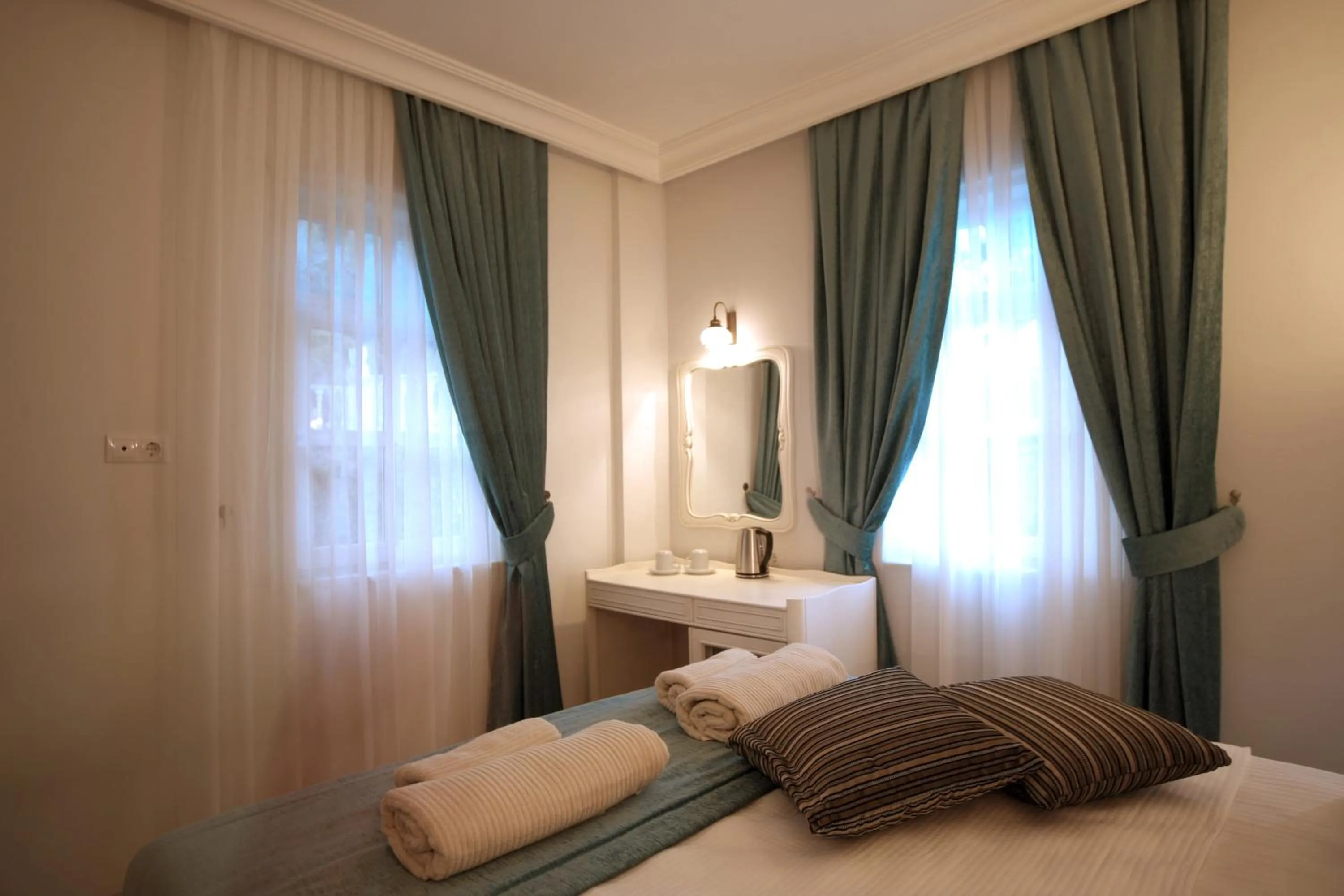 Photo of the whole room, Bed in Petunya Konak Boutique Hotel