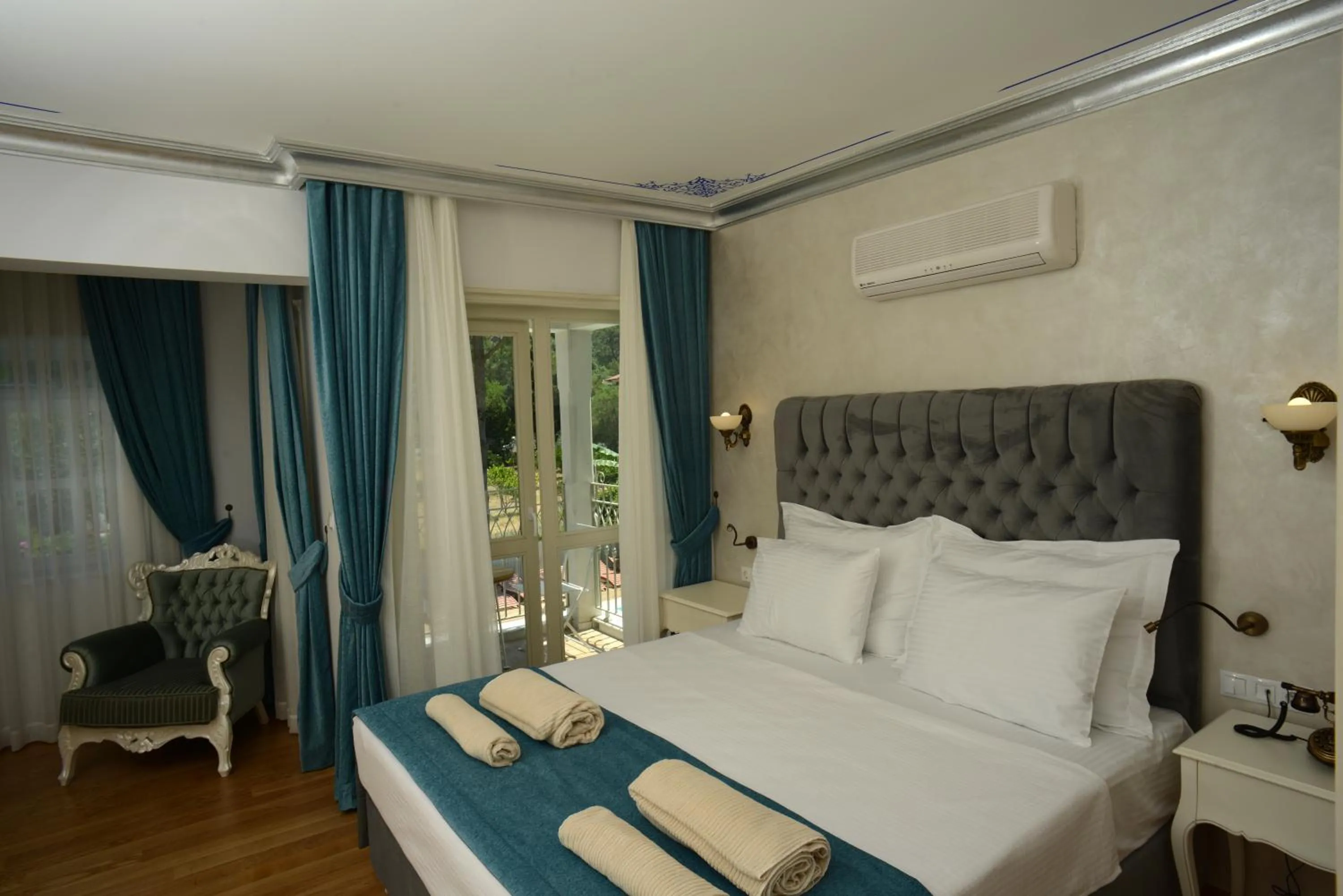 Photo of the whole room, Bed in Petunya Konak Boutique Hotel
