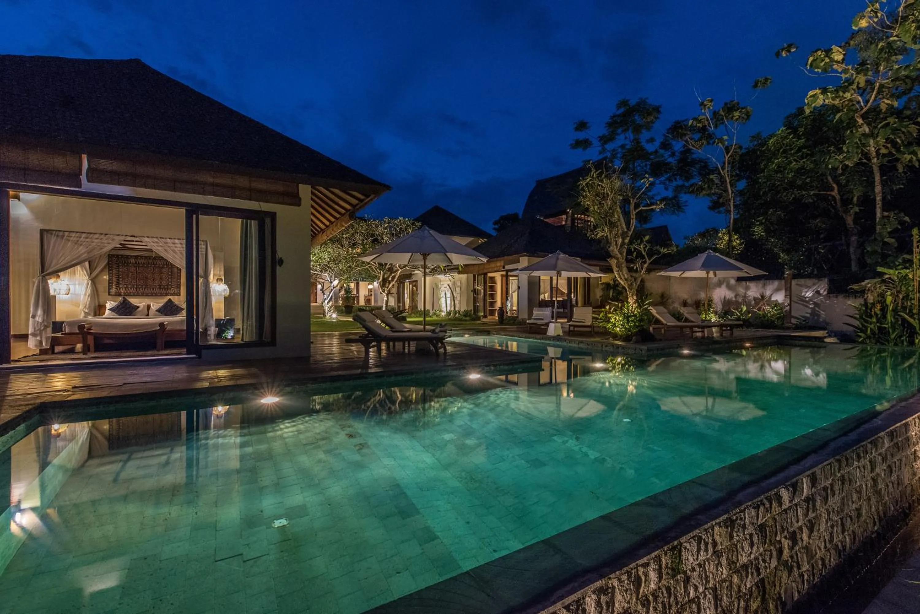 Swimming pool in Villa Nelayan by Nakula