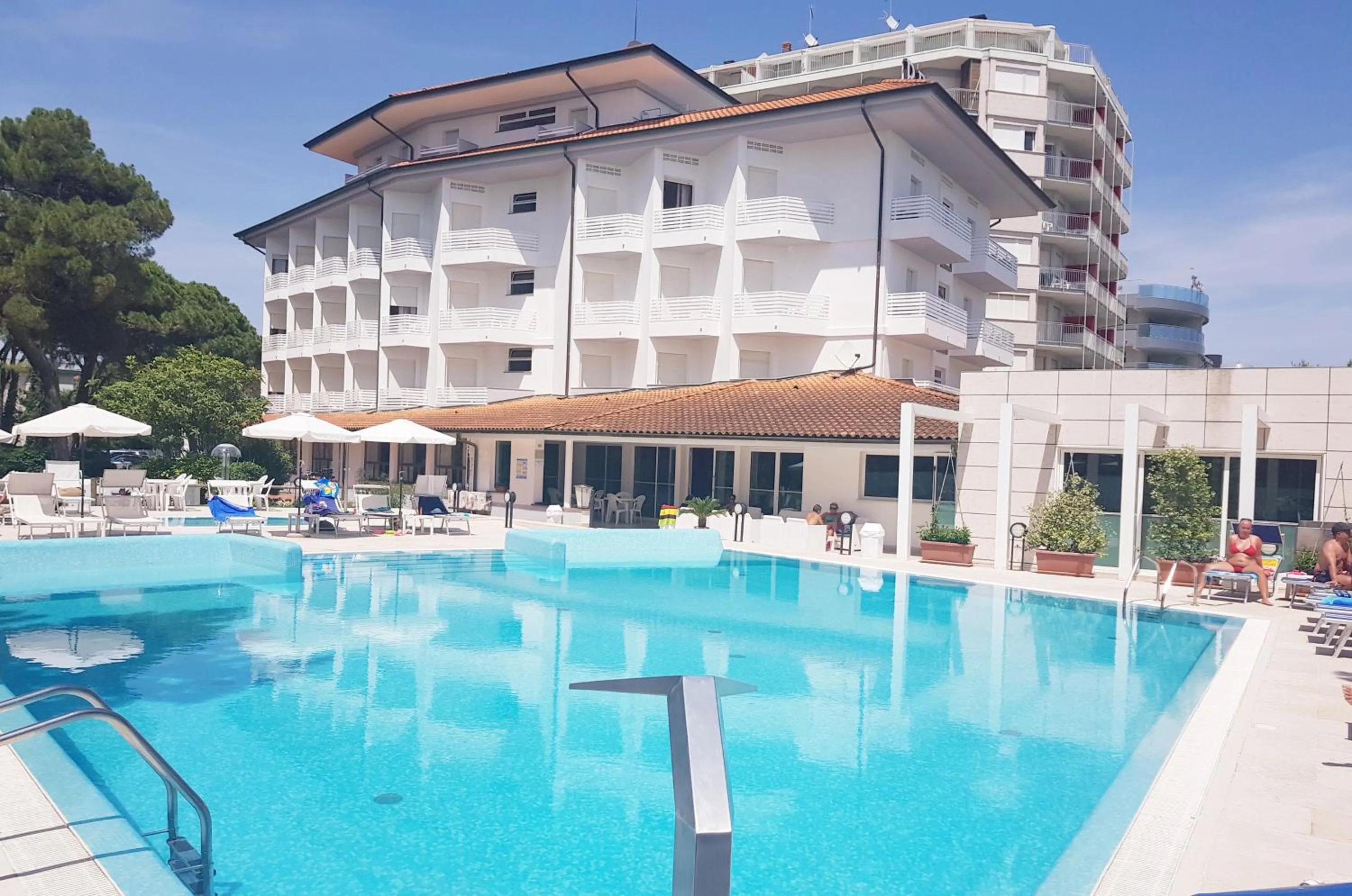 Property building in Hotel Bristol