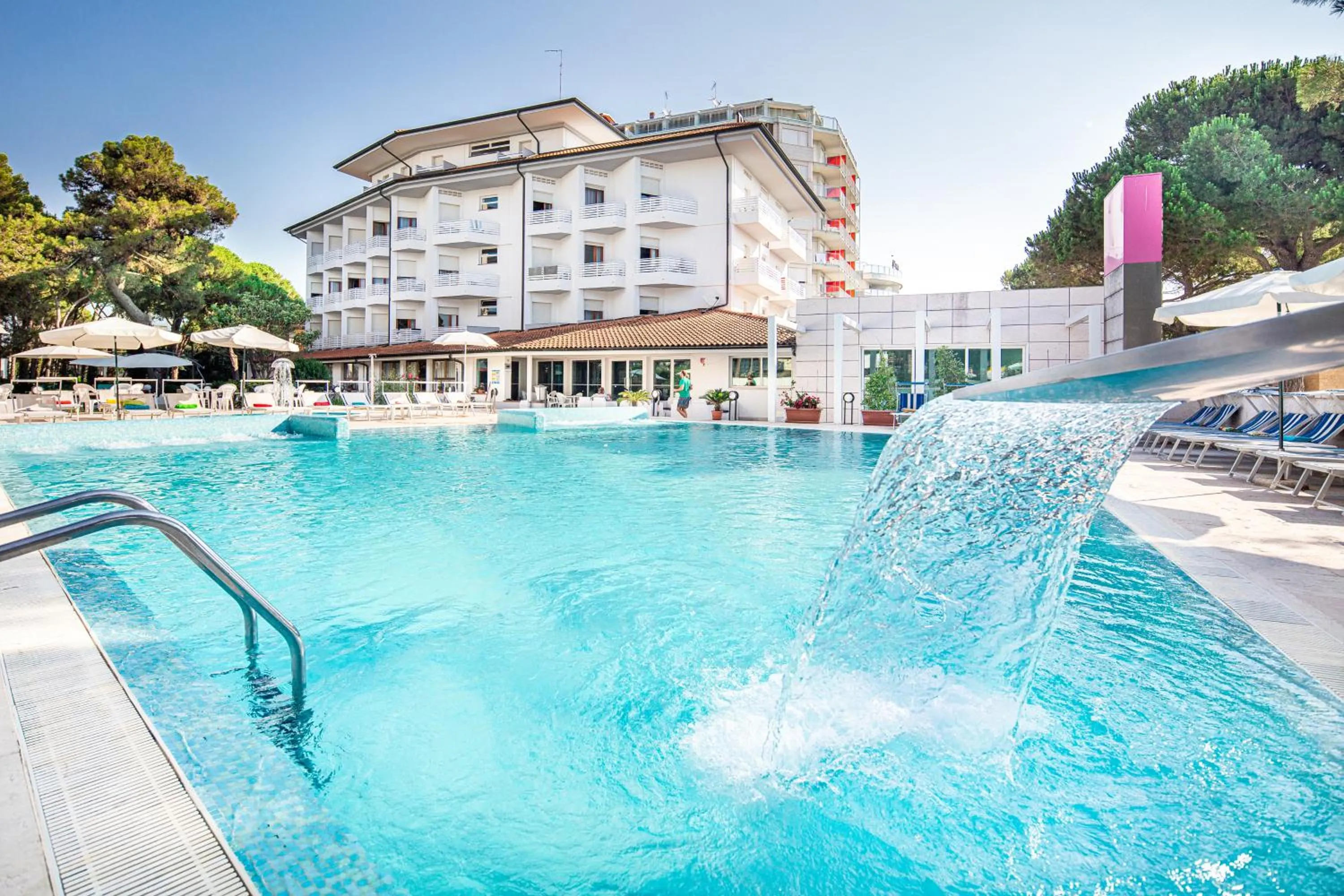 Swimming pool in Hotel Bristol