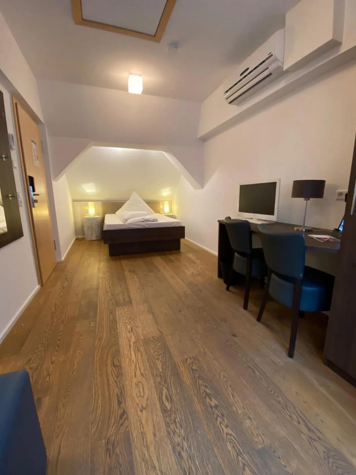 Photo of the whole room, Bed in Hotel Gasthaus zur Sonne