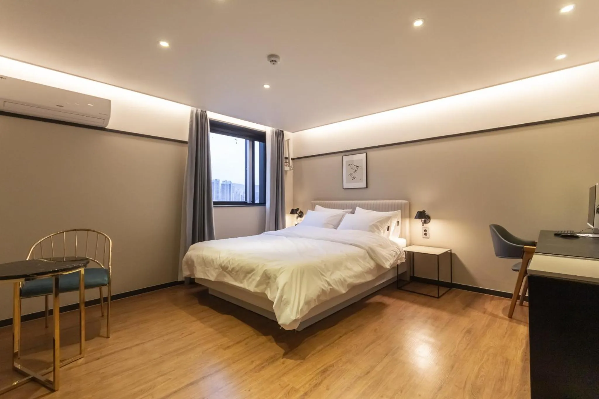 Bedroom, Bed in 브라운도트호텔 센텀시티 벡스코점