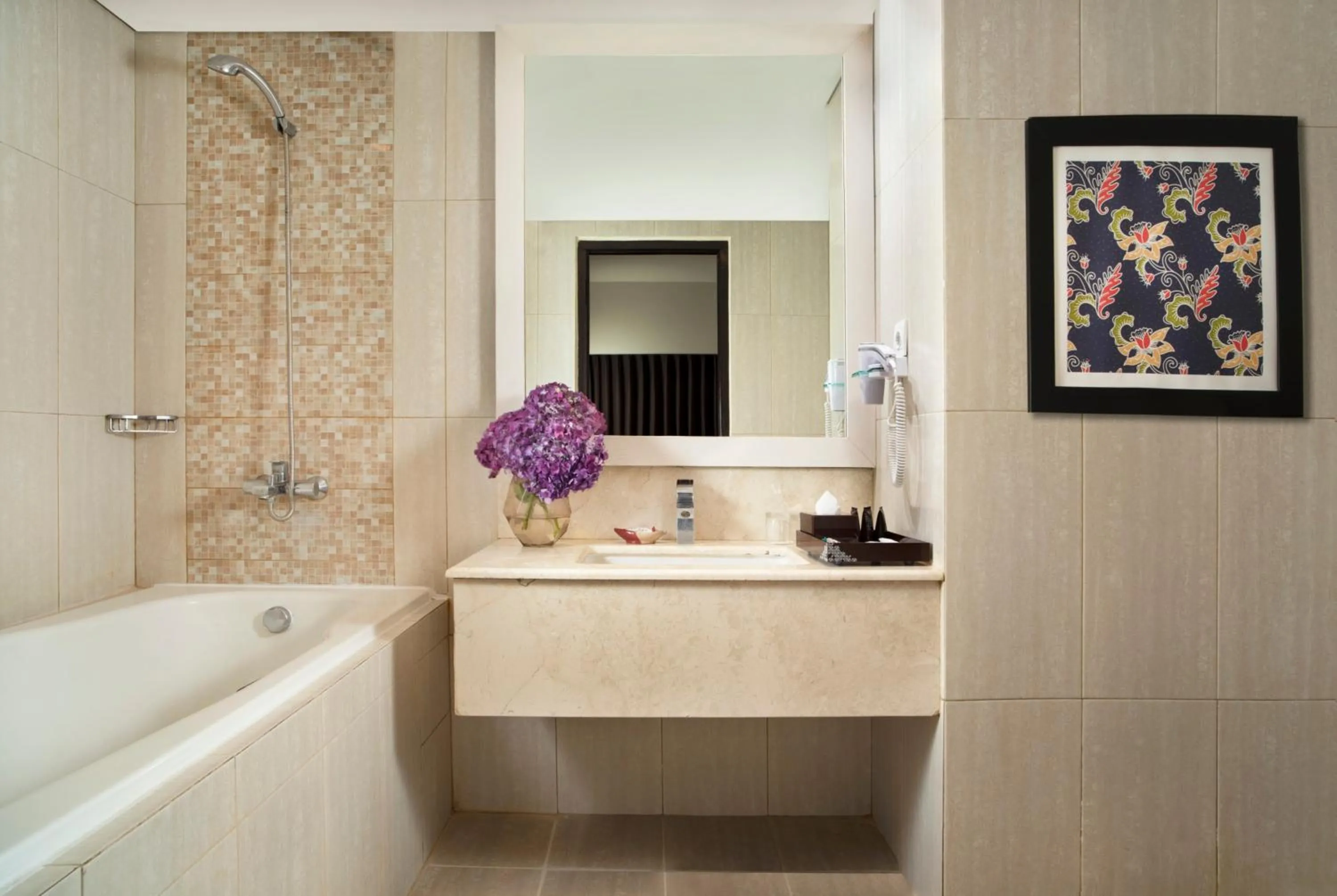 Bath in Atria Hotel Magelang