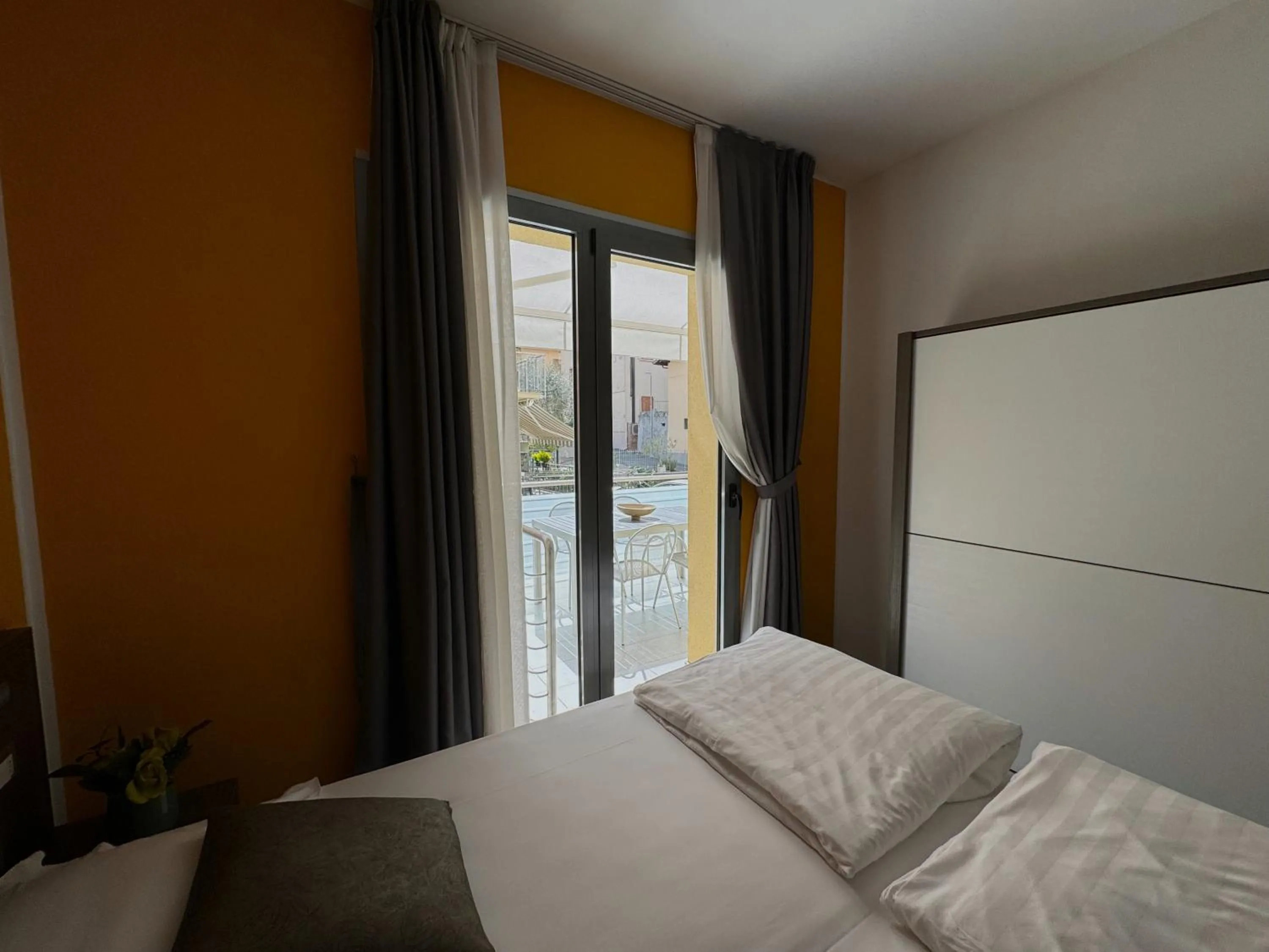 Balcony/Terrace, Bed in Gardesana Active Apartments