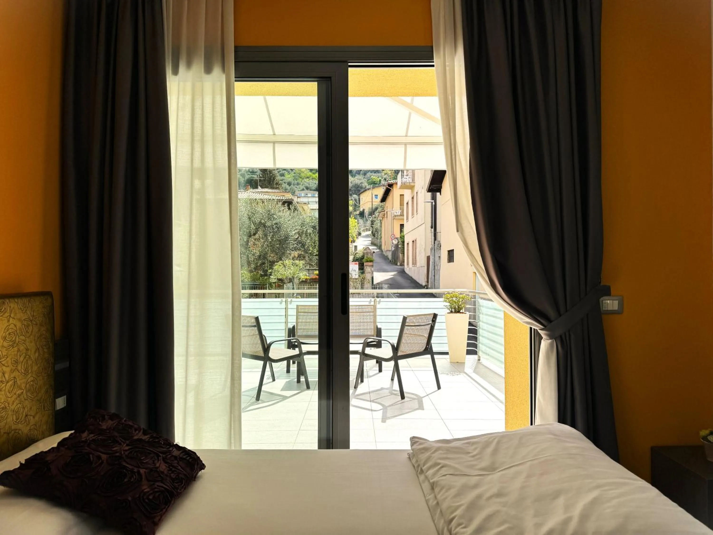 Balcony/Terrace, Bed in Gardesana Active Apartments