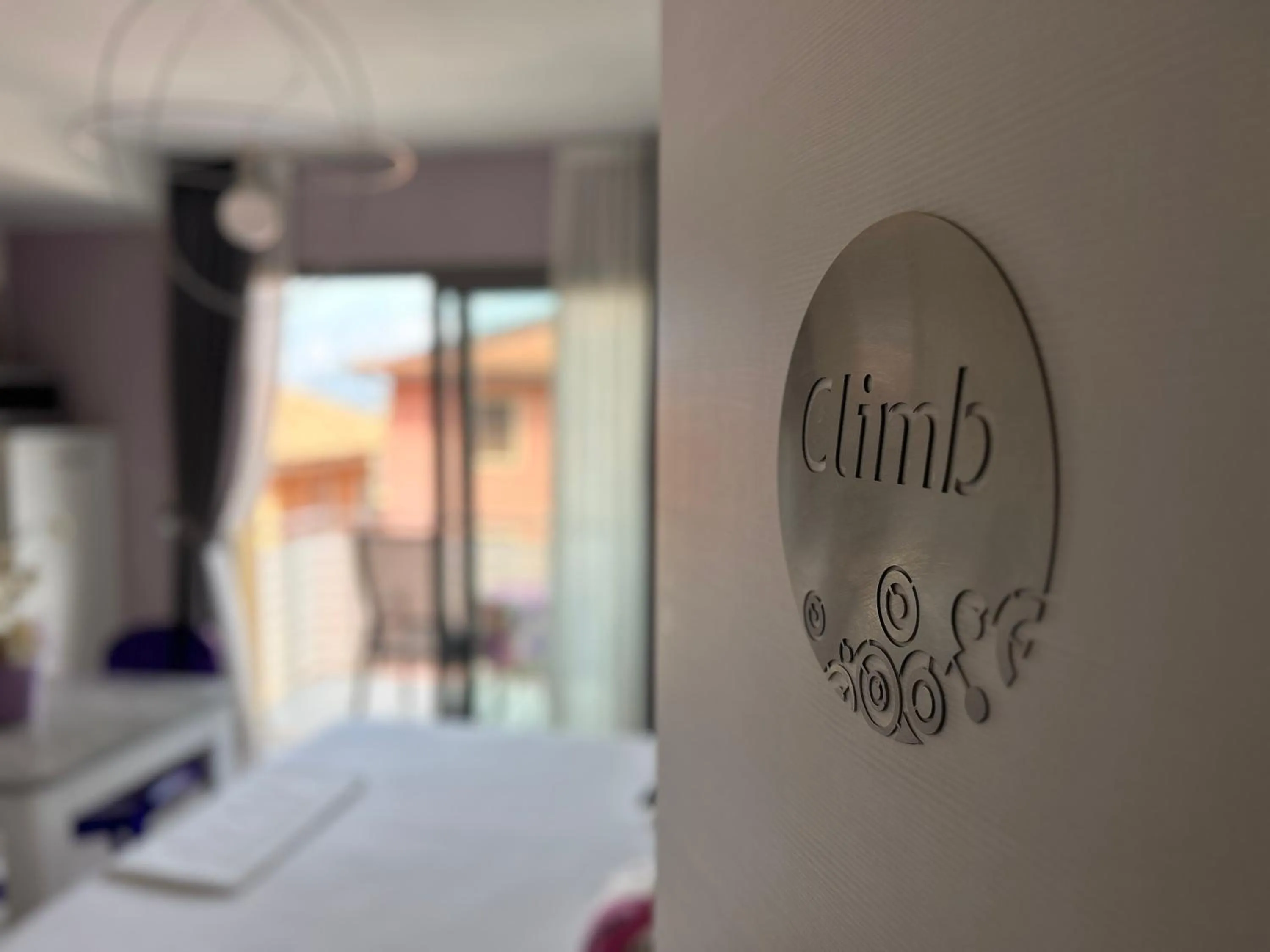 Facade/entrance, Bed in Gardesana Active Apartments