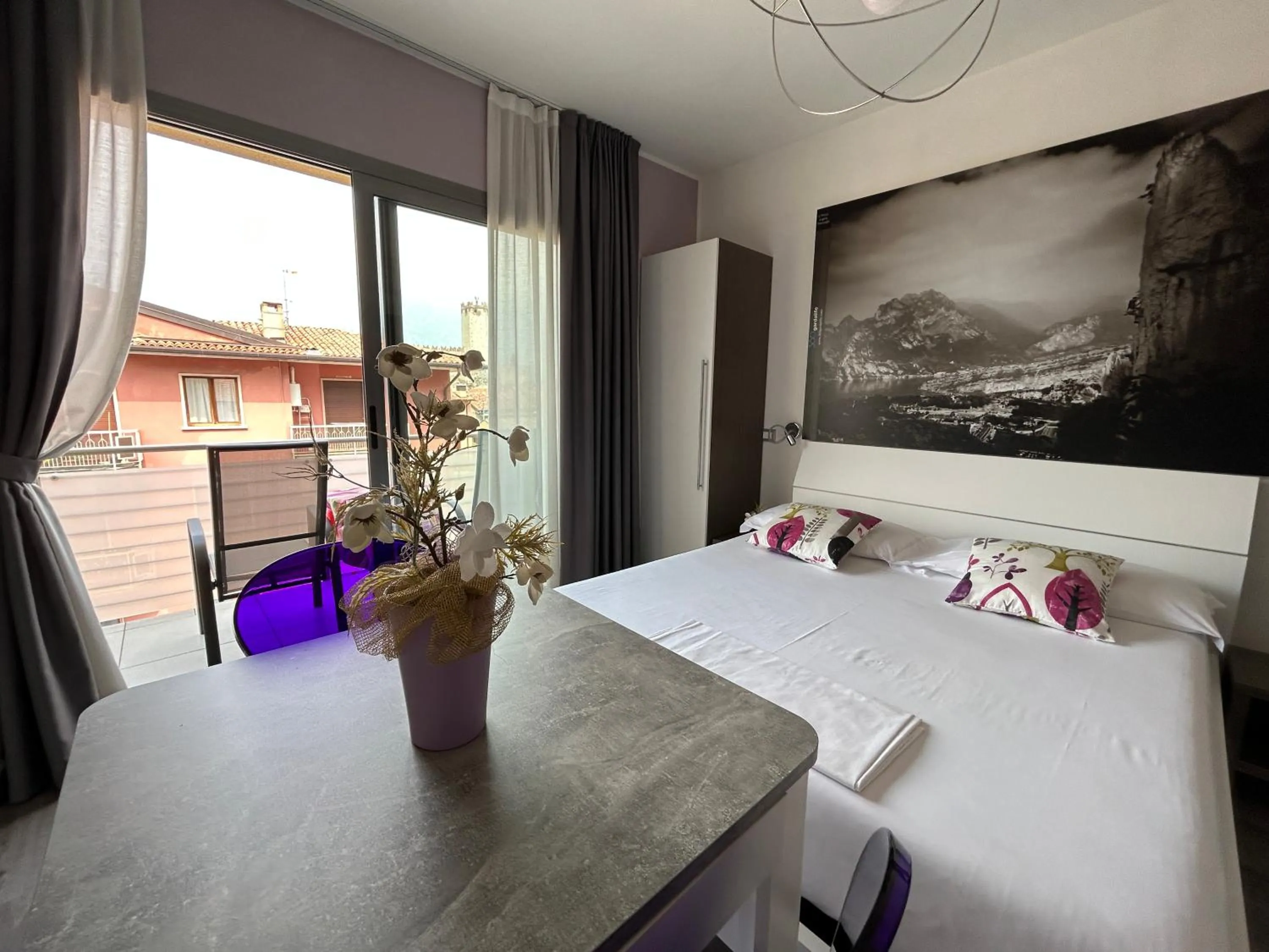 City view, Bed in Gardesana Active Apartments