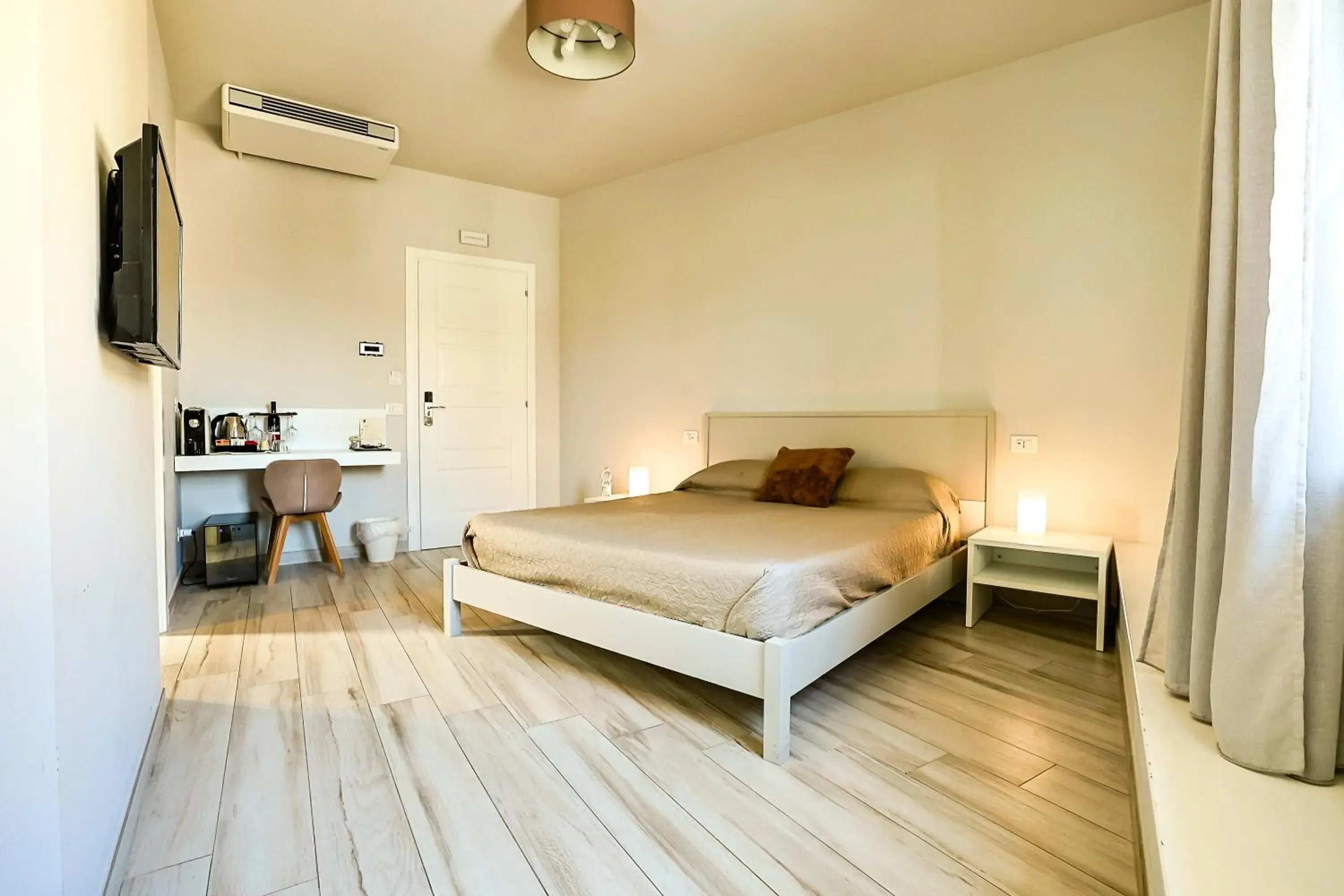 Deluxe Room - single occupancy in Le Suite Deluxe Room - single occupancy in Le Suite