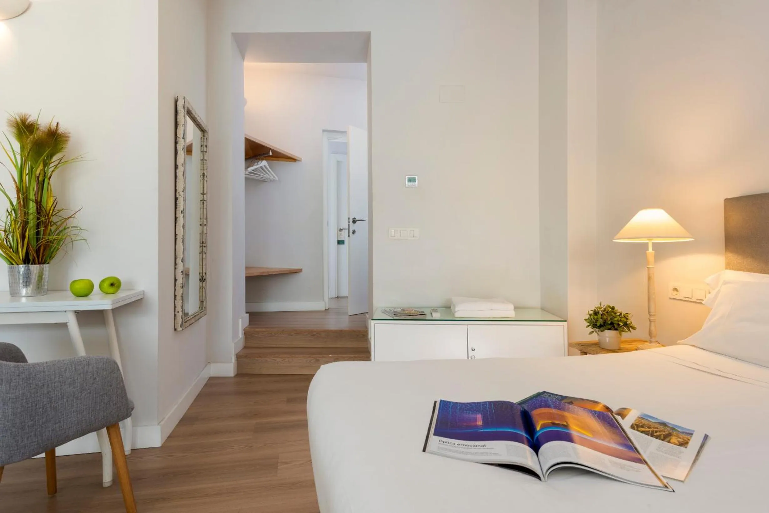 Bed in Suites Sevilla Plaza