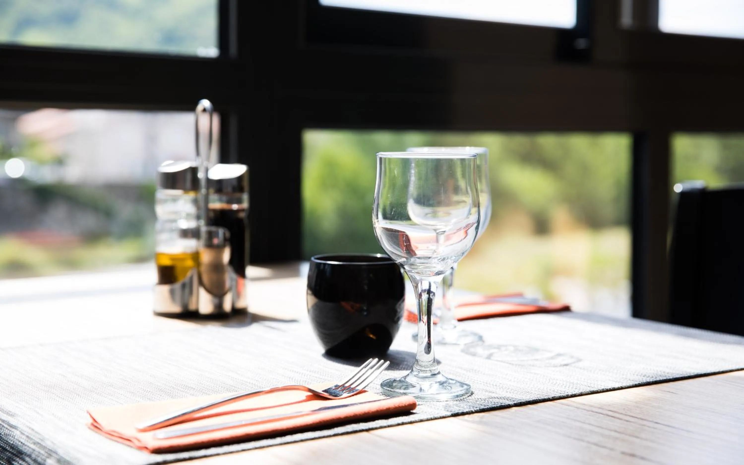 Restaurant/places to eat in Hôtel Le Bellevue