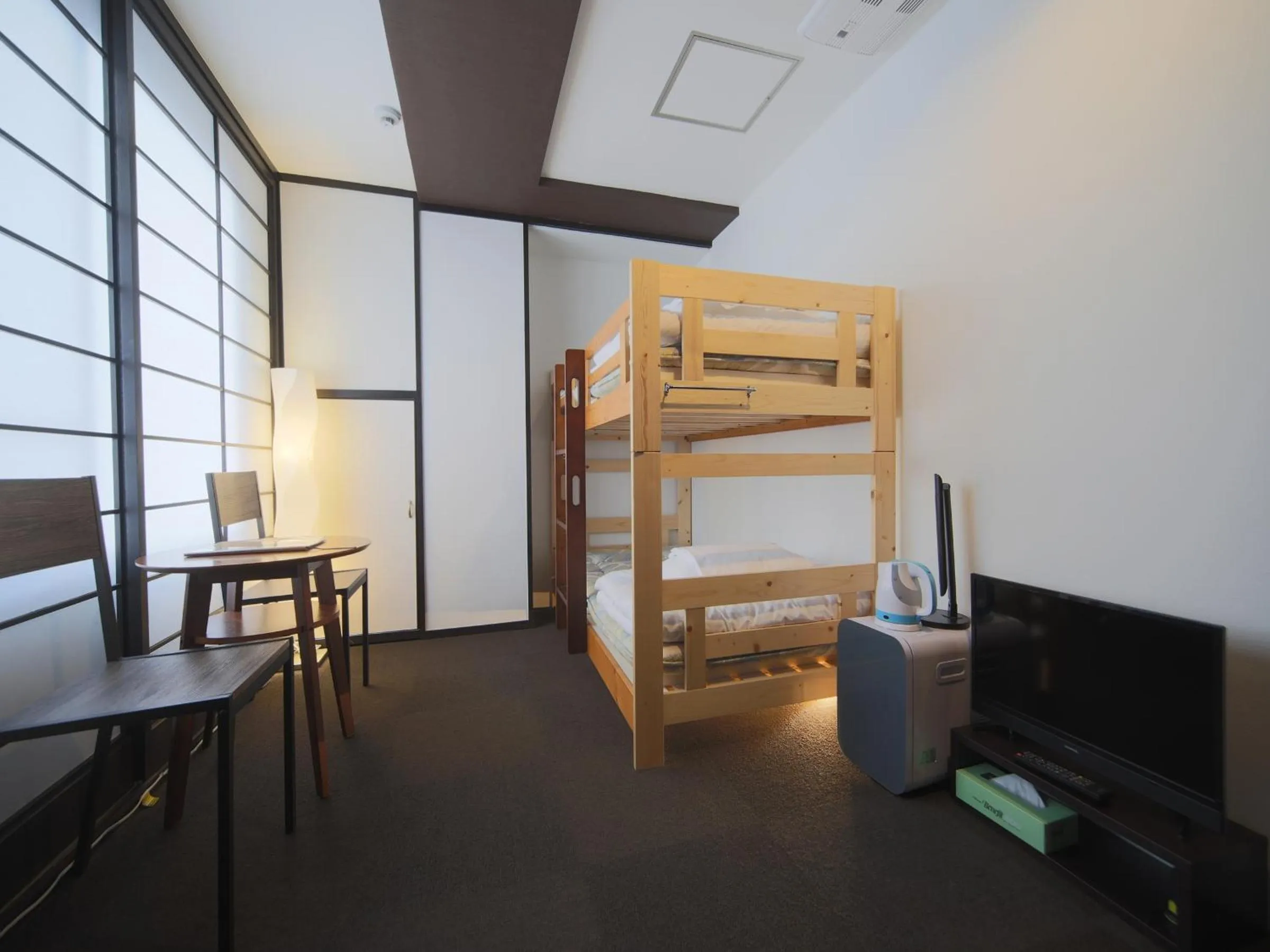 Photo of the whole room, Bed in Setouchi Mangetsuso