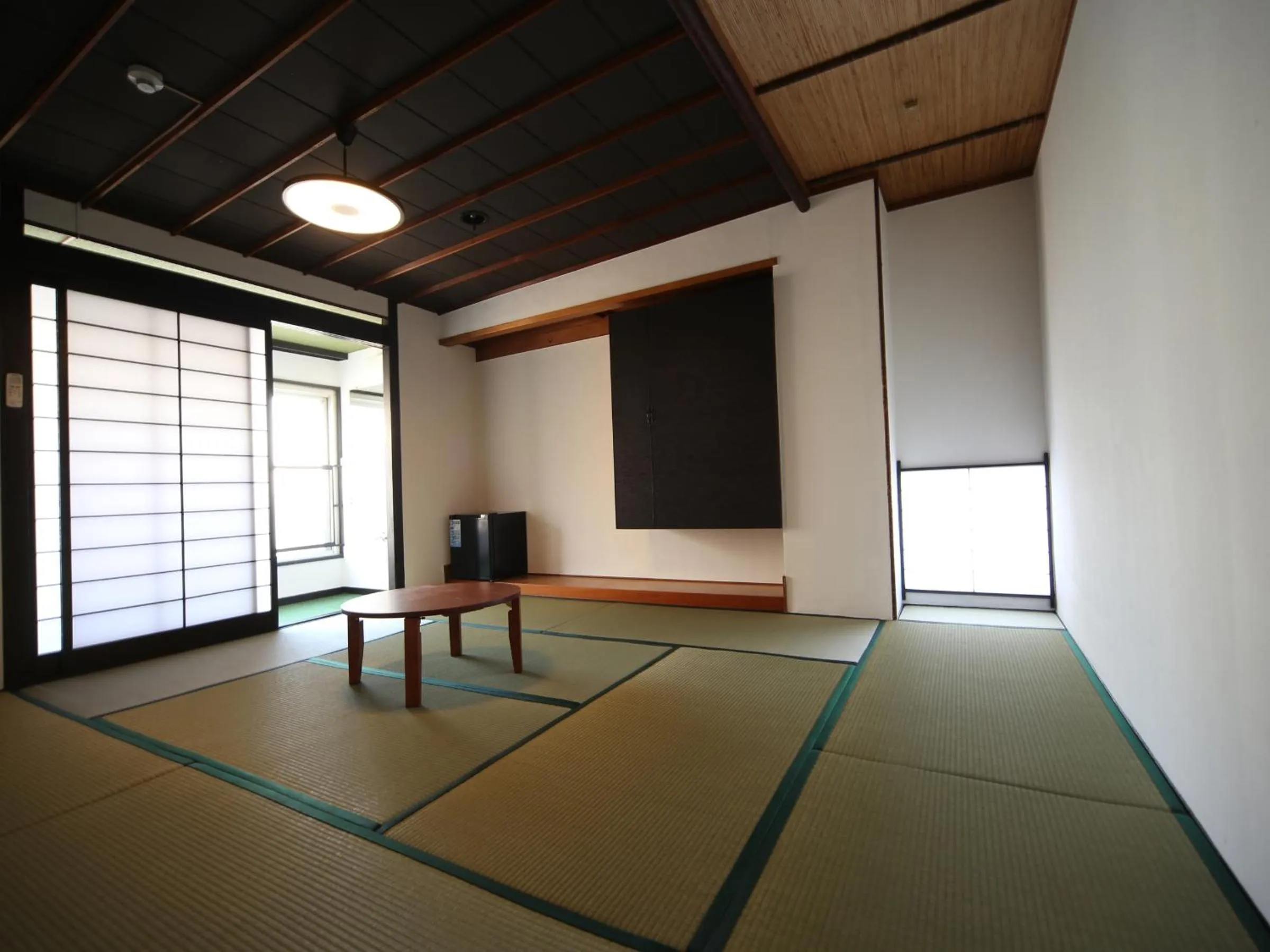 Photo of the whole room in Setouchi Mangetsuso