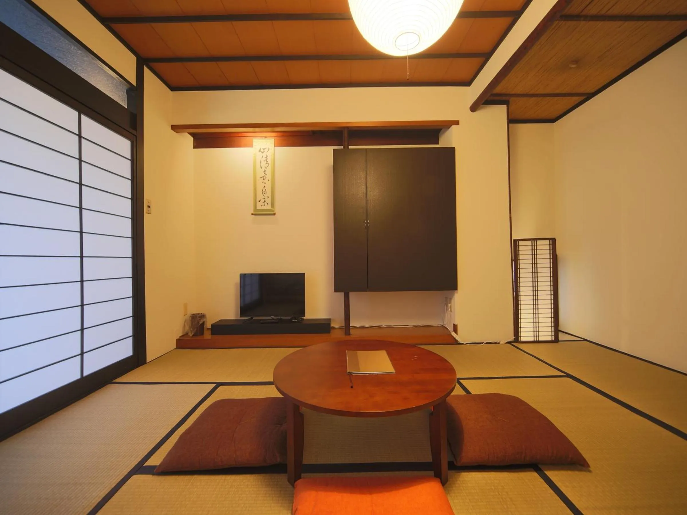 Photo of the whole room in Setouchi Mangetsuso