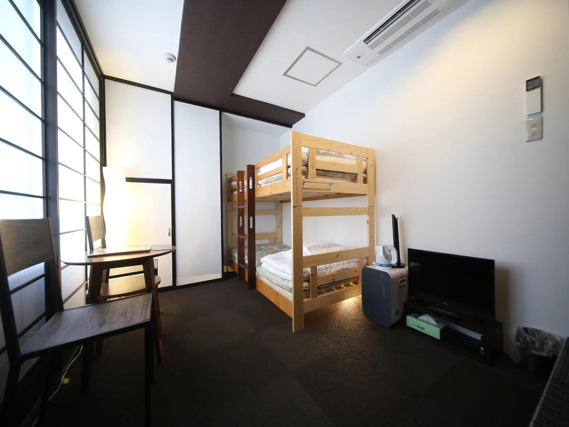 Photo of the whole room, Bed in Setouchi Mangetsuso
