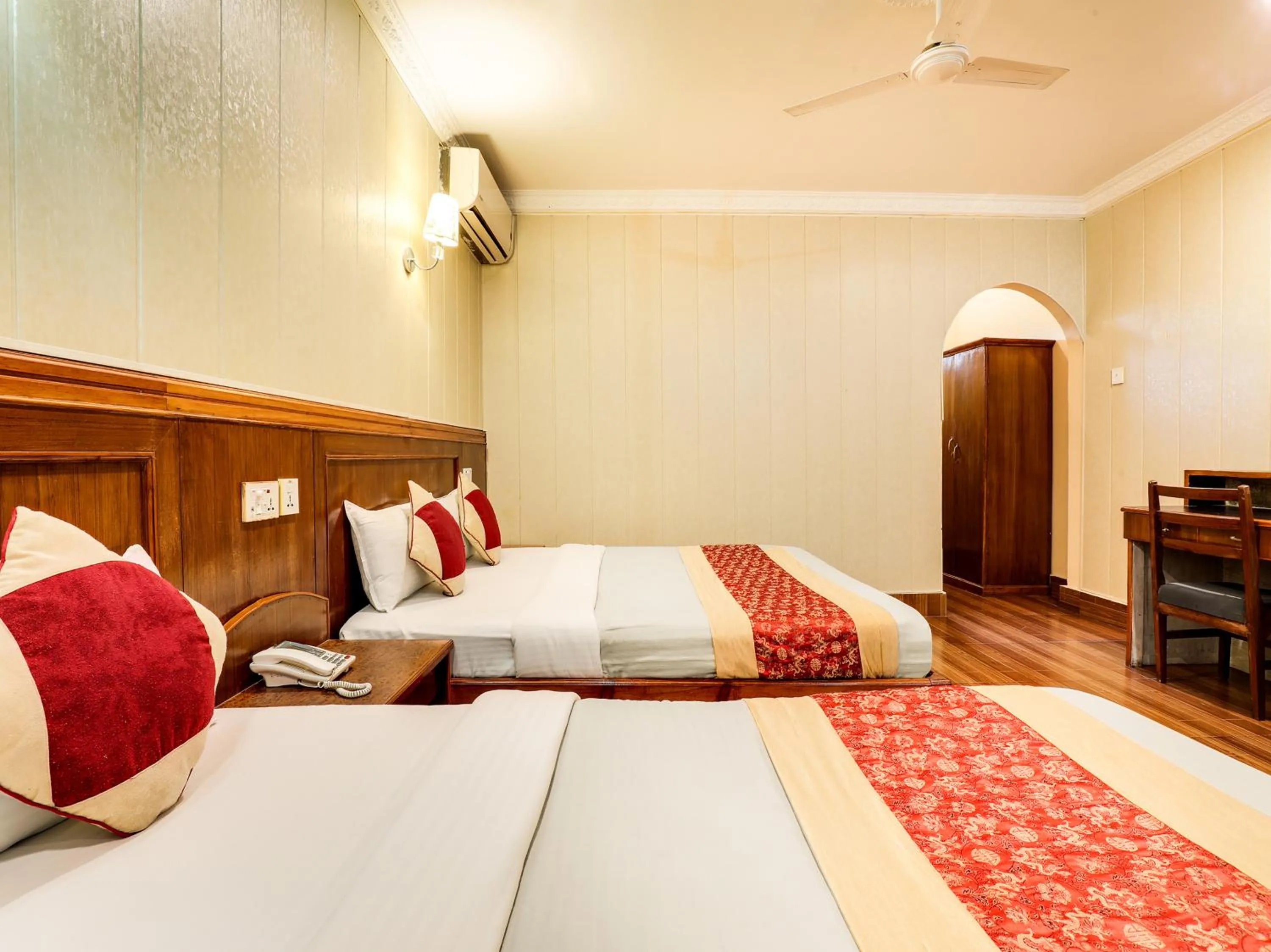 Bedroom, Bed in Hotel Wildlife Camp