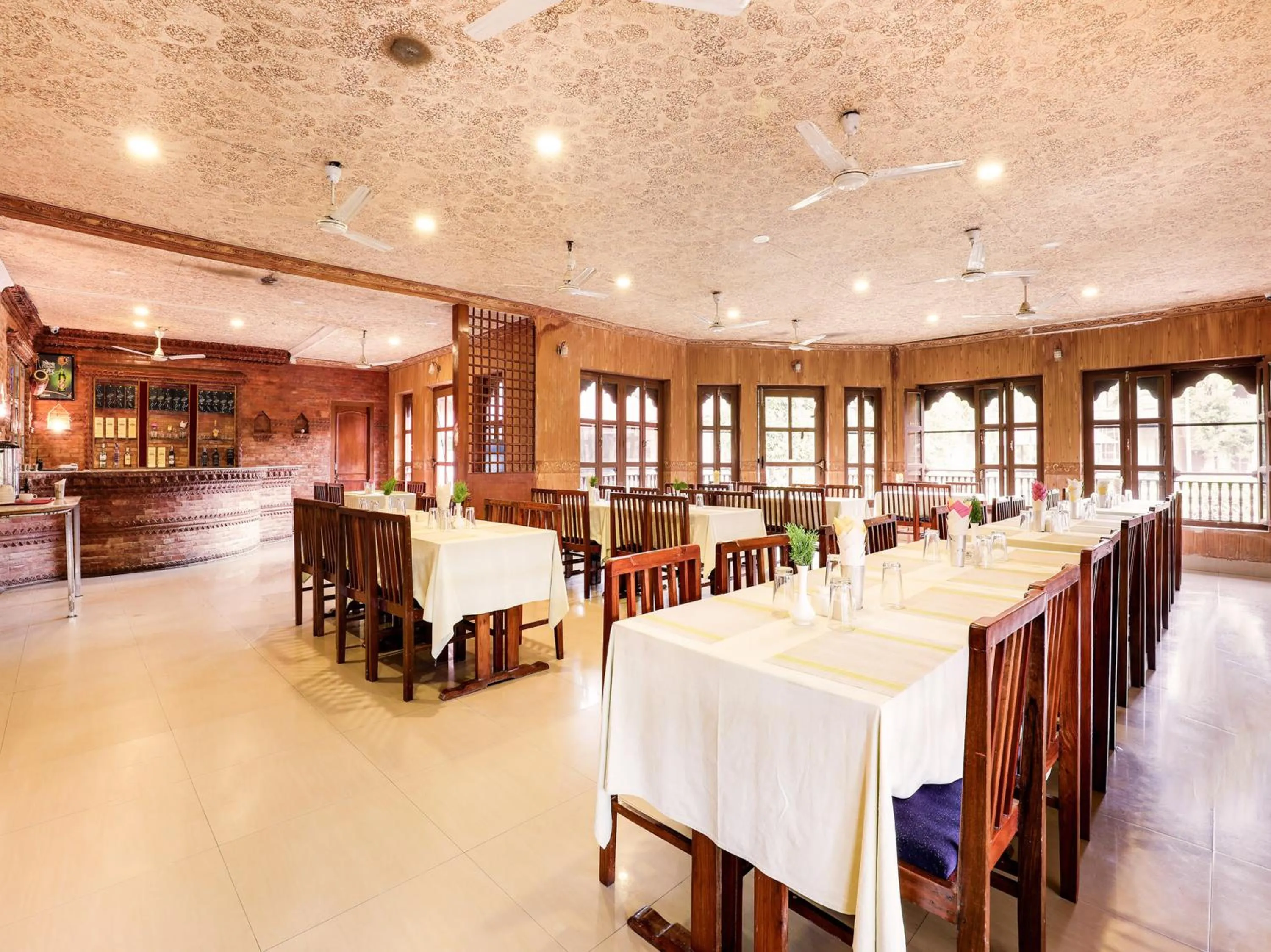 Restaurant/places to eat in Hotel Wildlife Camp