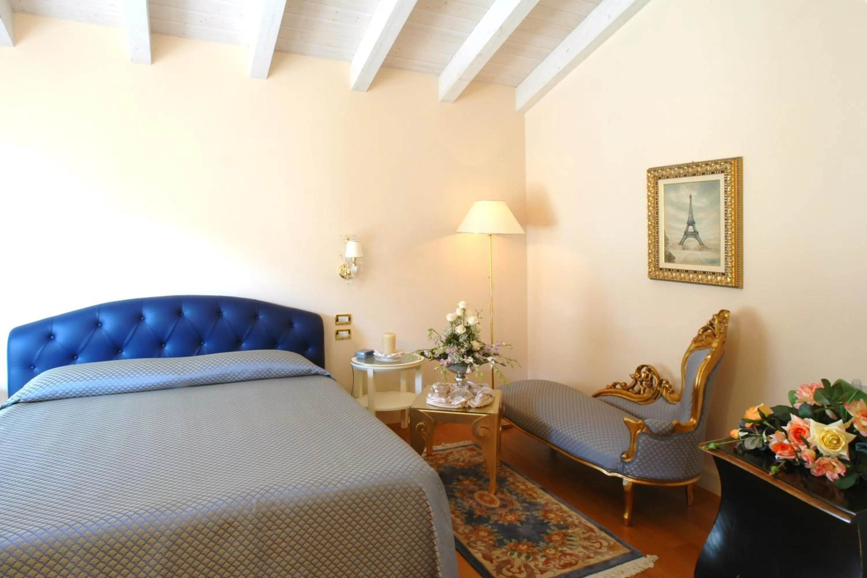 Photo of the whole room in Hotel Globus, Sure Hotel Collection by Best Western