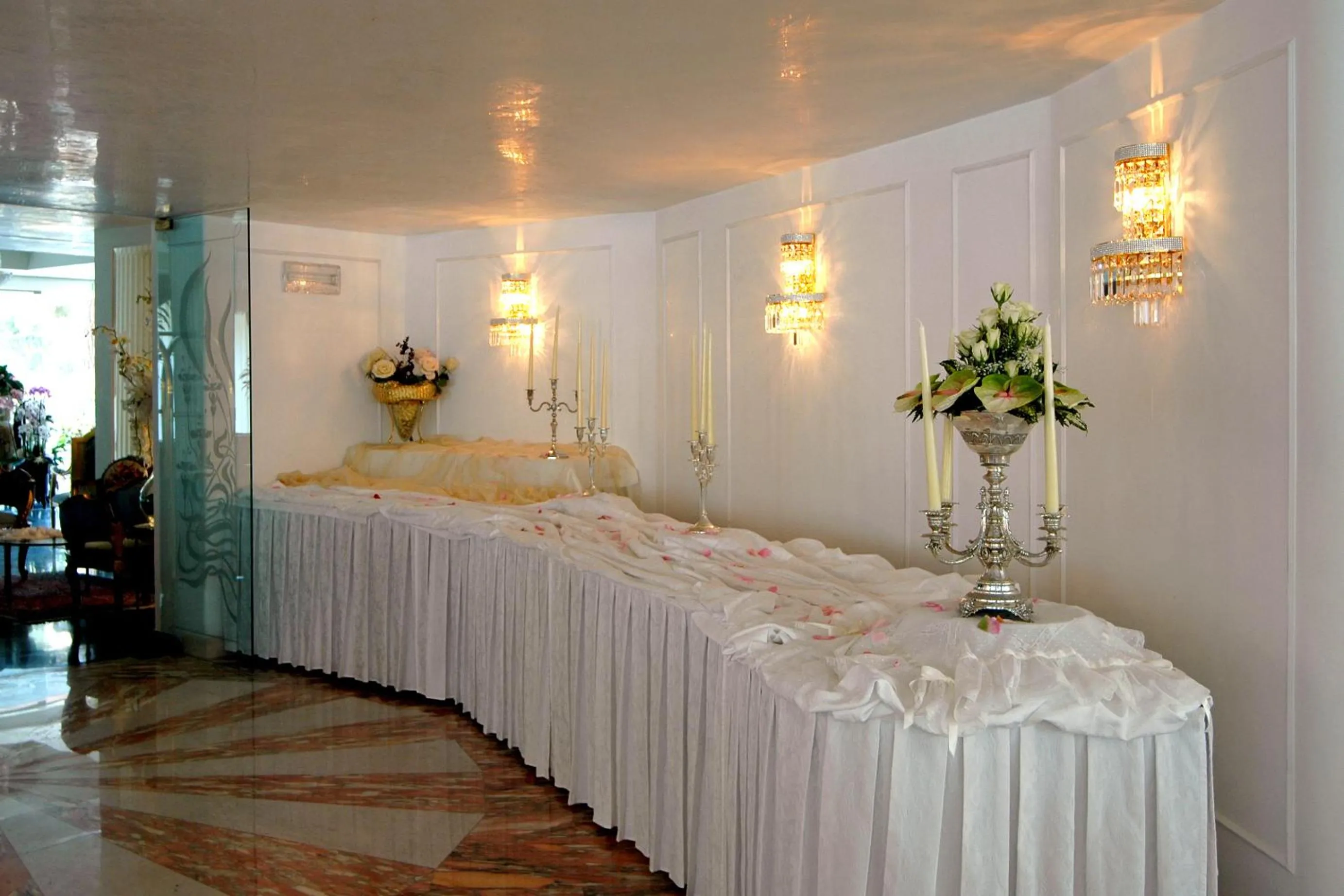 Restaurant/places to eat in Hotel Globus, Sure Hotel Collection by Best Western