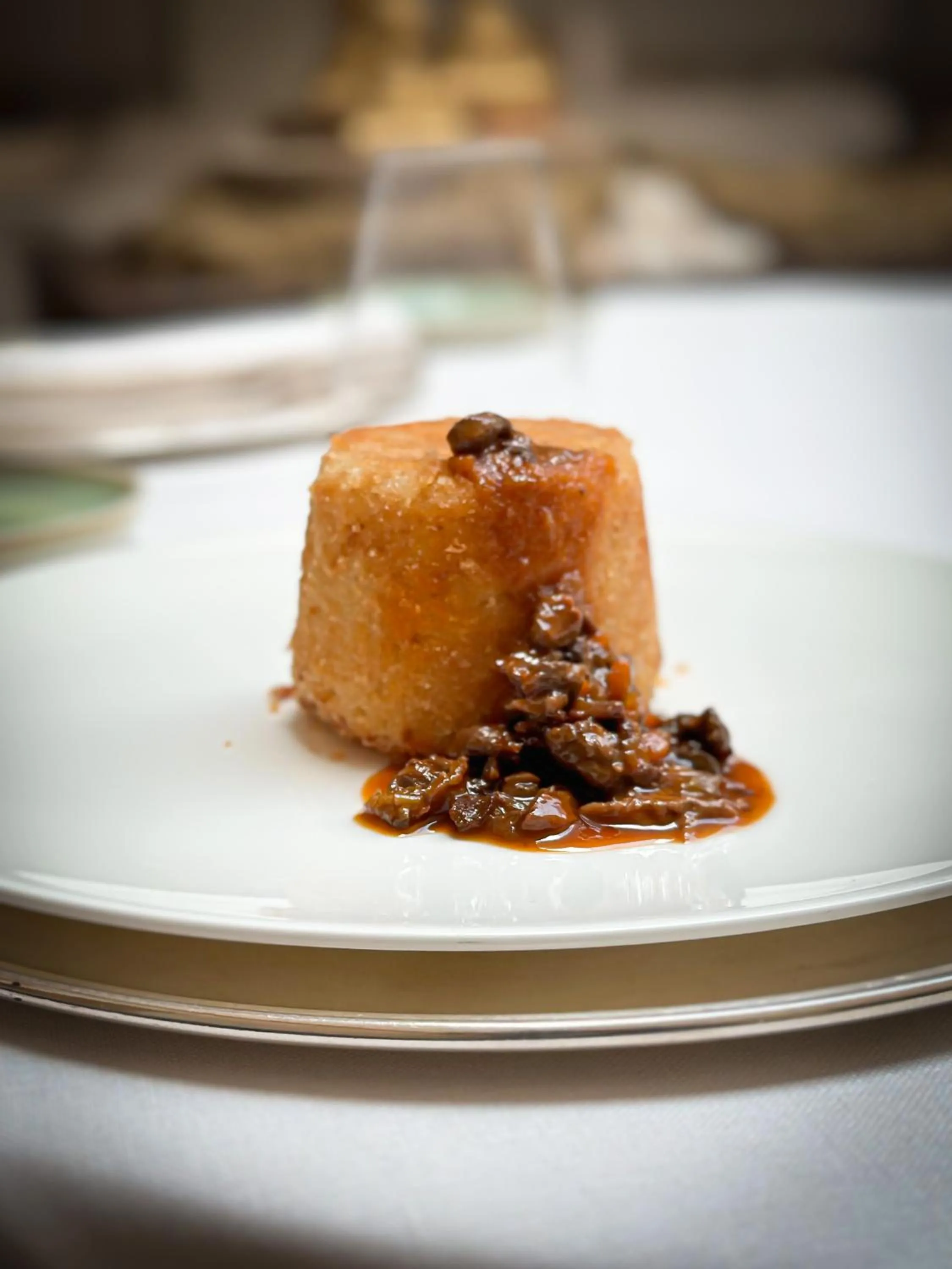 Restaurant/places to eat in Parizzi Suites & Restaurant