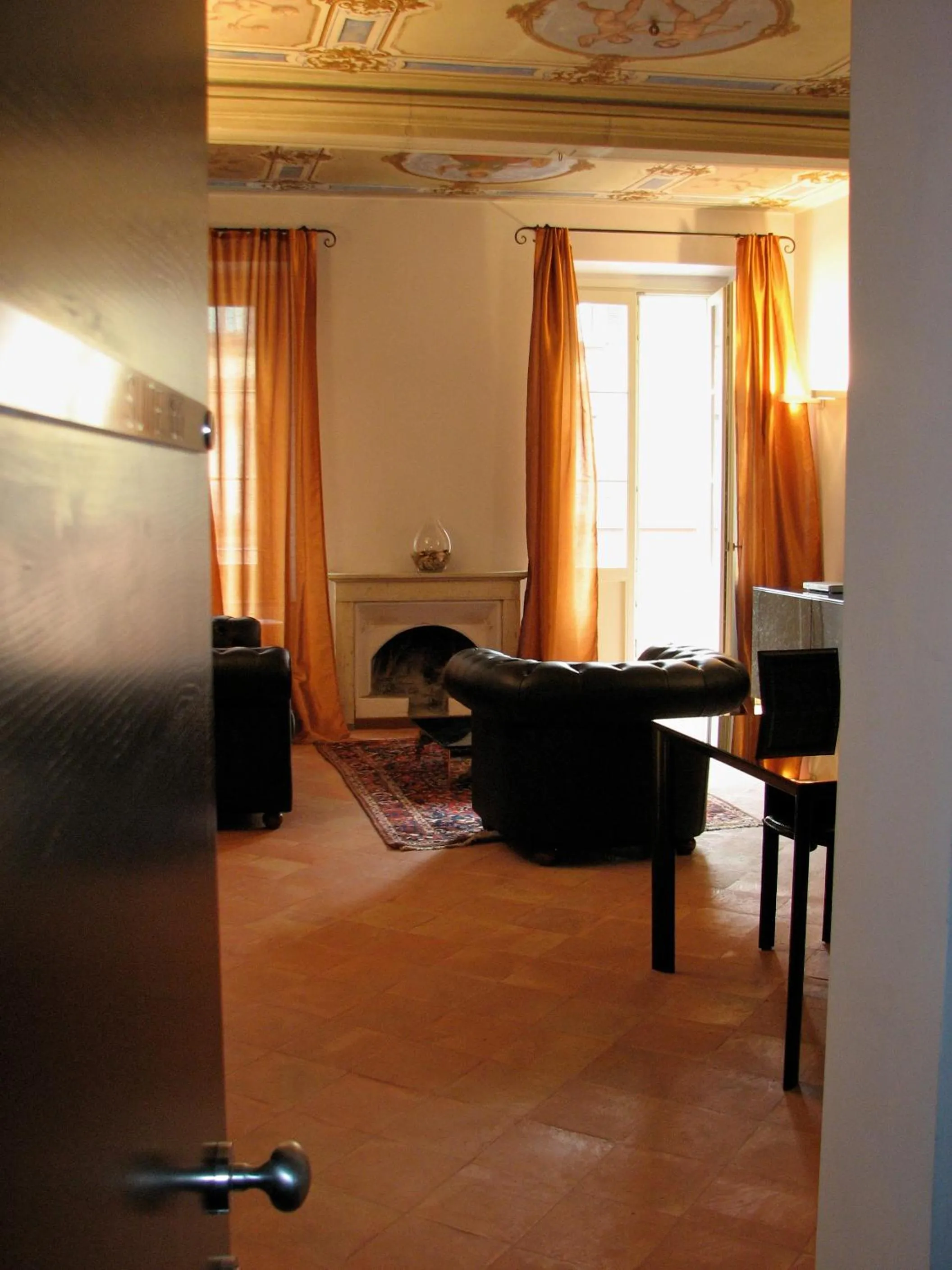 Parizzi Suites & Restaurant