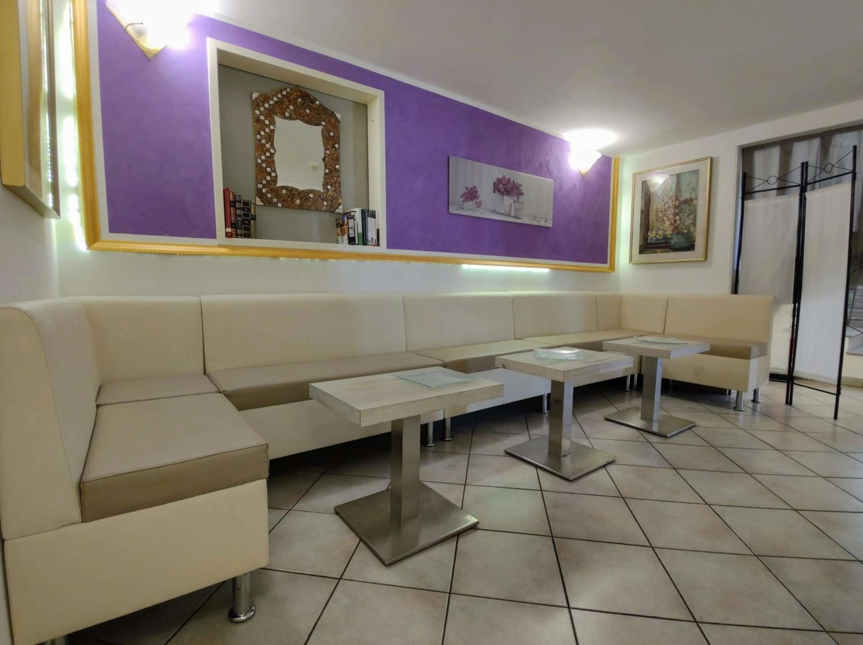 Seating area in Hotel Minerva