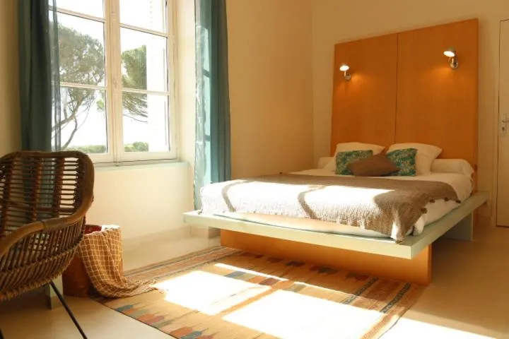 Bed in Vignoble Château Piéguë - winery