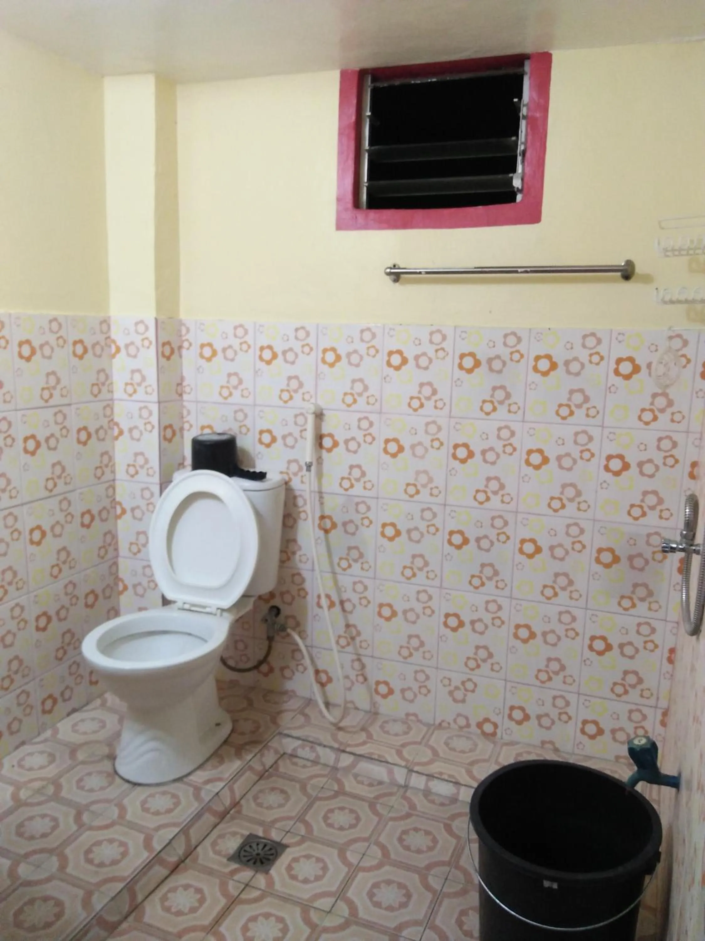 Toilet in Villa Corrales Homestay
