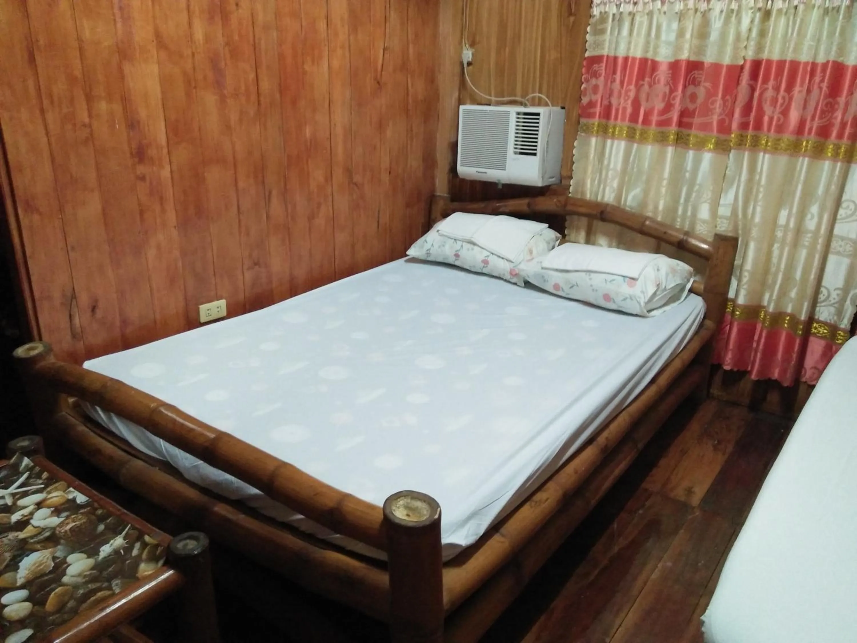 Bedroom, Bed in Villa Corrales Homestay
