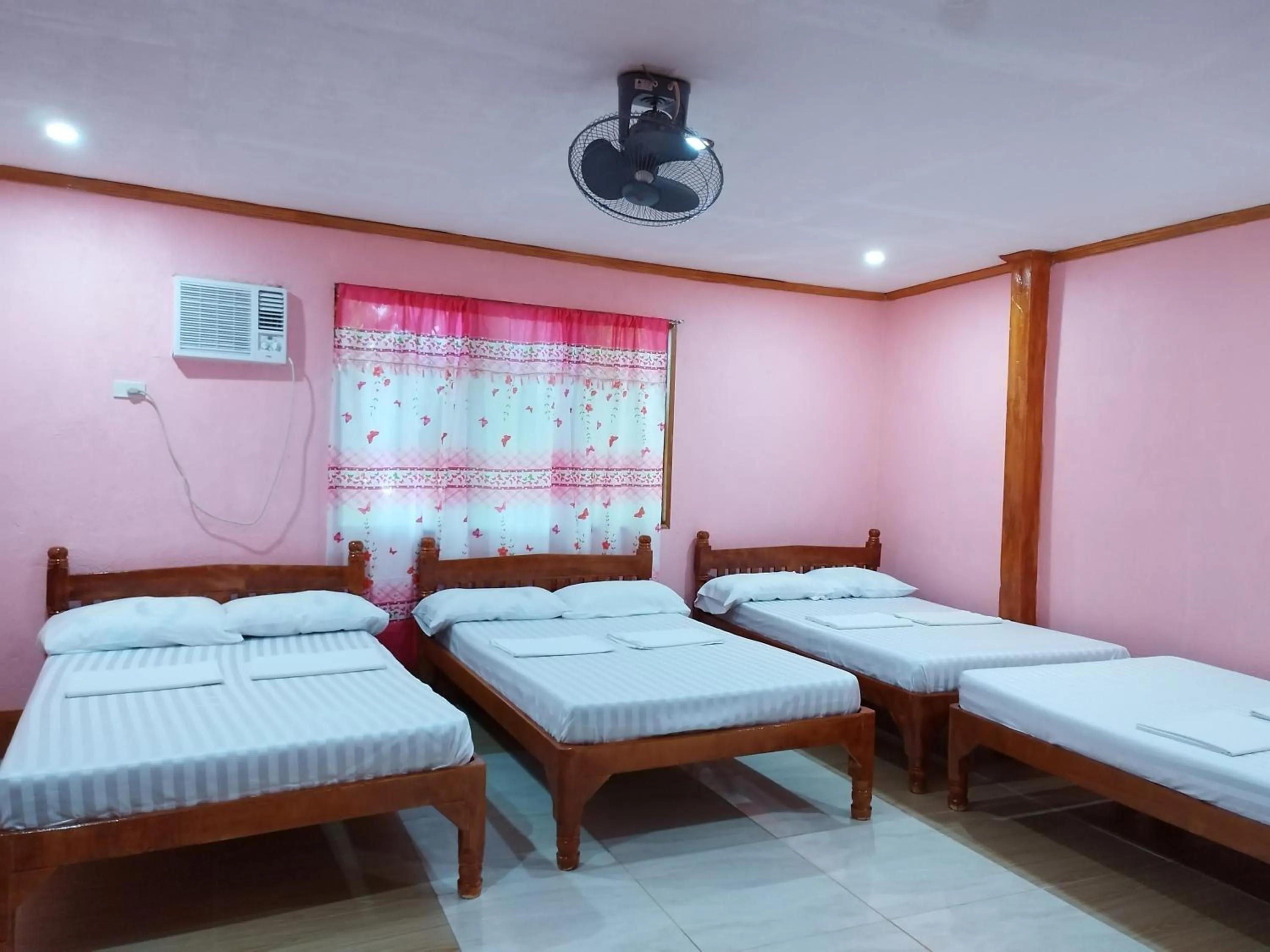 Swimming pool, Bed in Villa Corrales Homestay