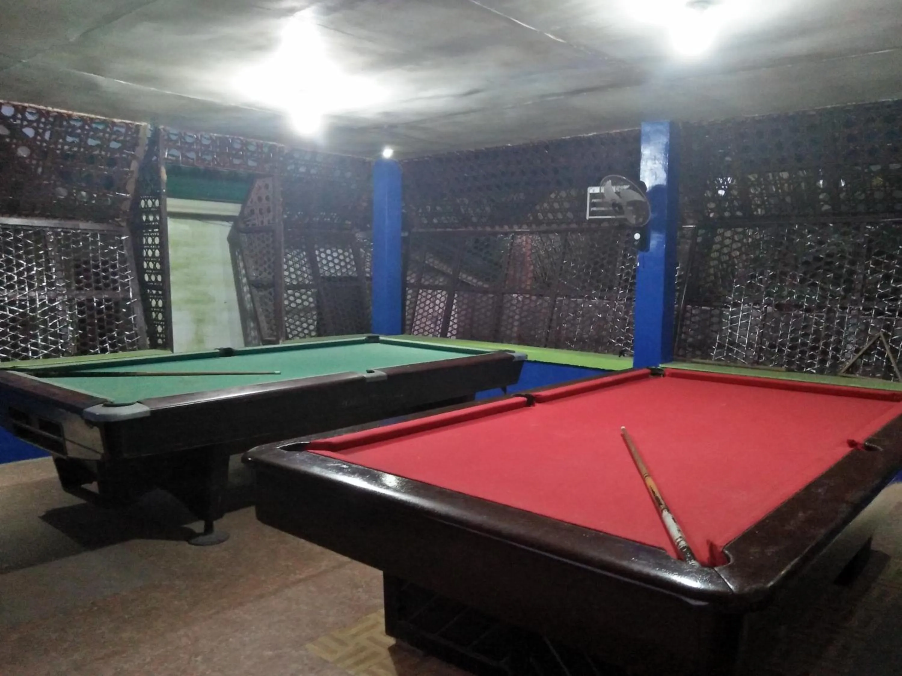 Billiard in Villa Corrales Homestay