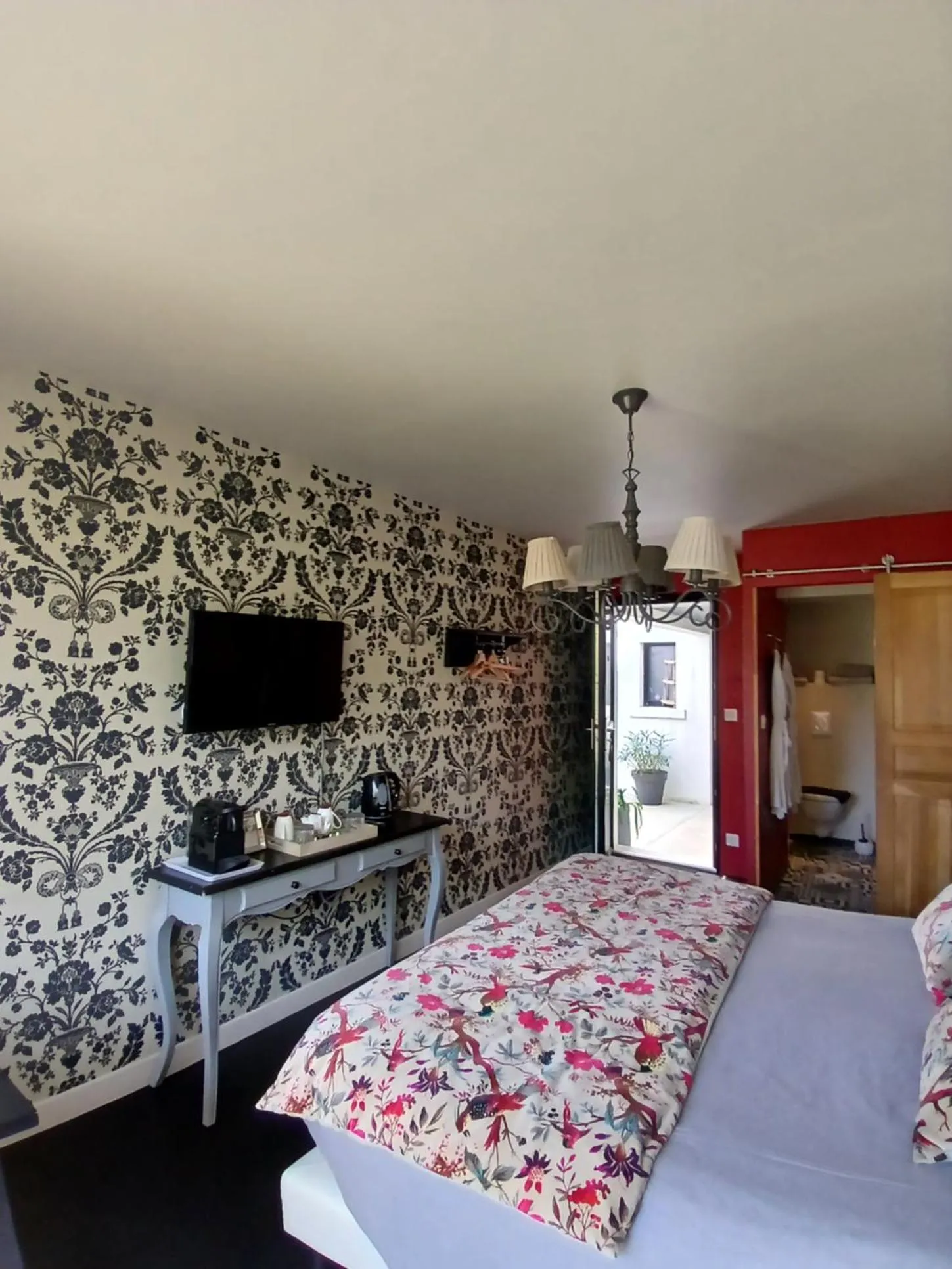 Bedroom, Bed in Au gré des vents