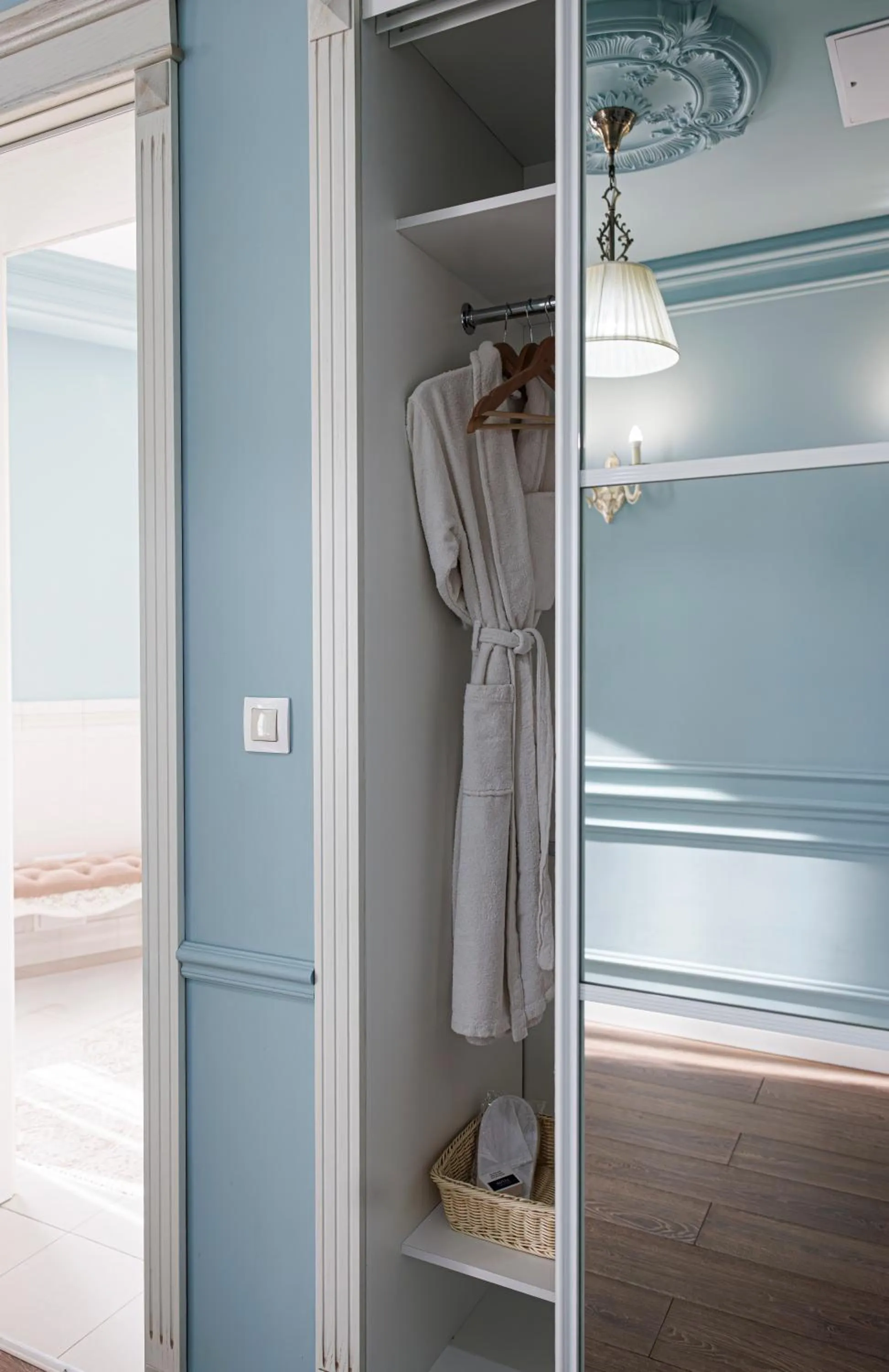 Photo of the whole room in Royal BV