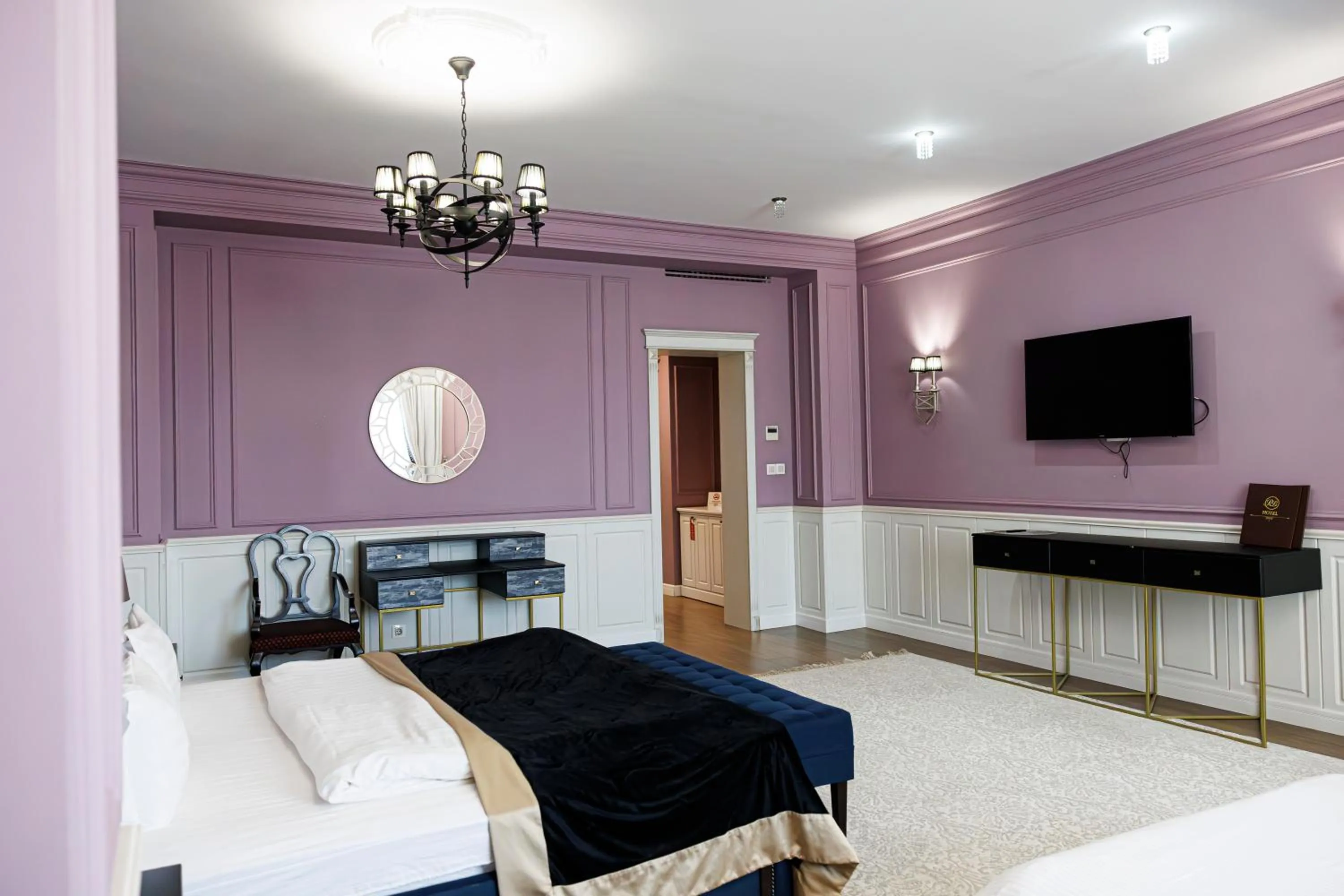 TV and multimedia, Bed in Royal BV