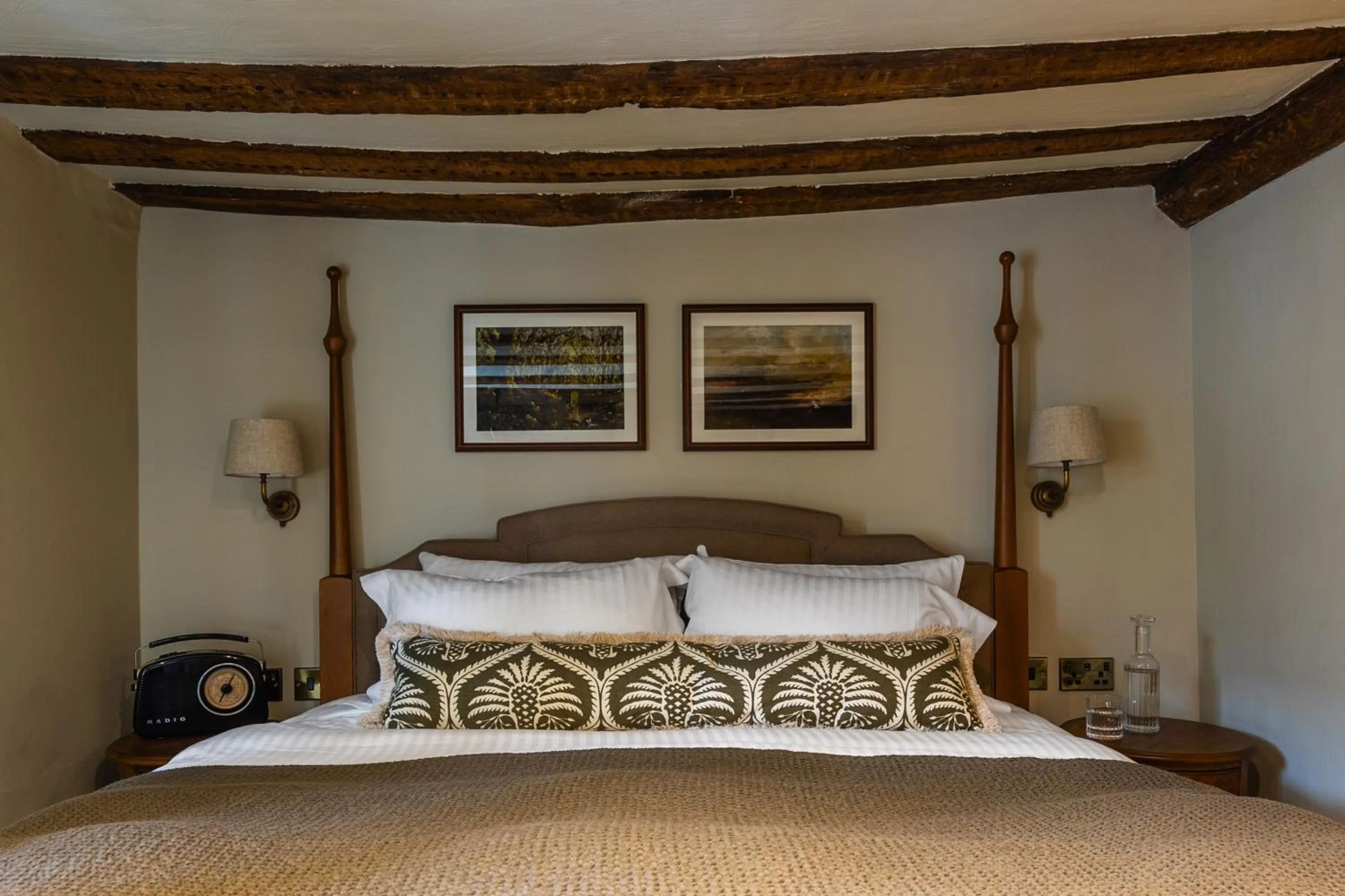 Bedroom, Bed in The Griffin Inn