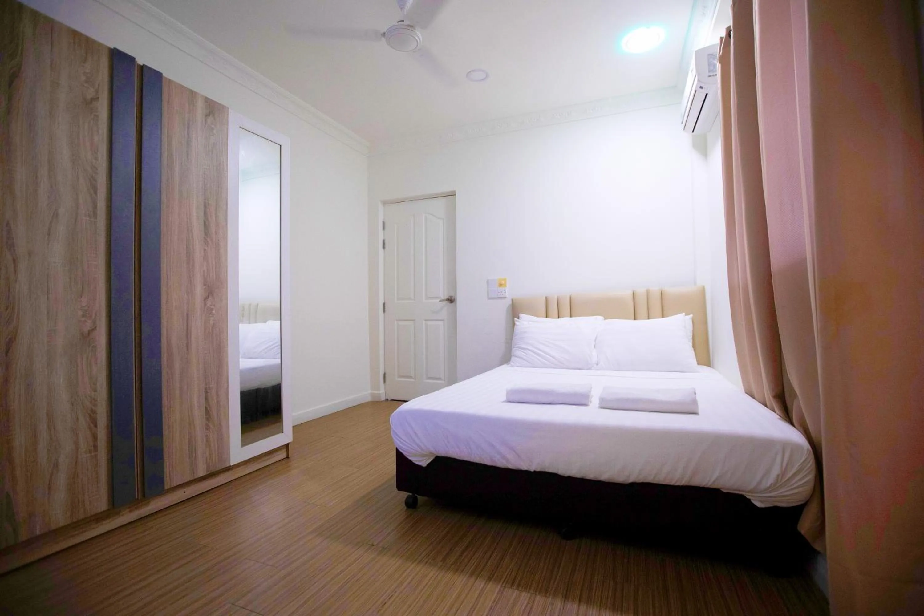 Bedroom, Bed in Keyla Inn