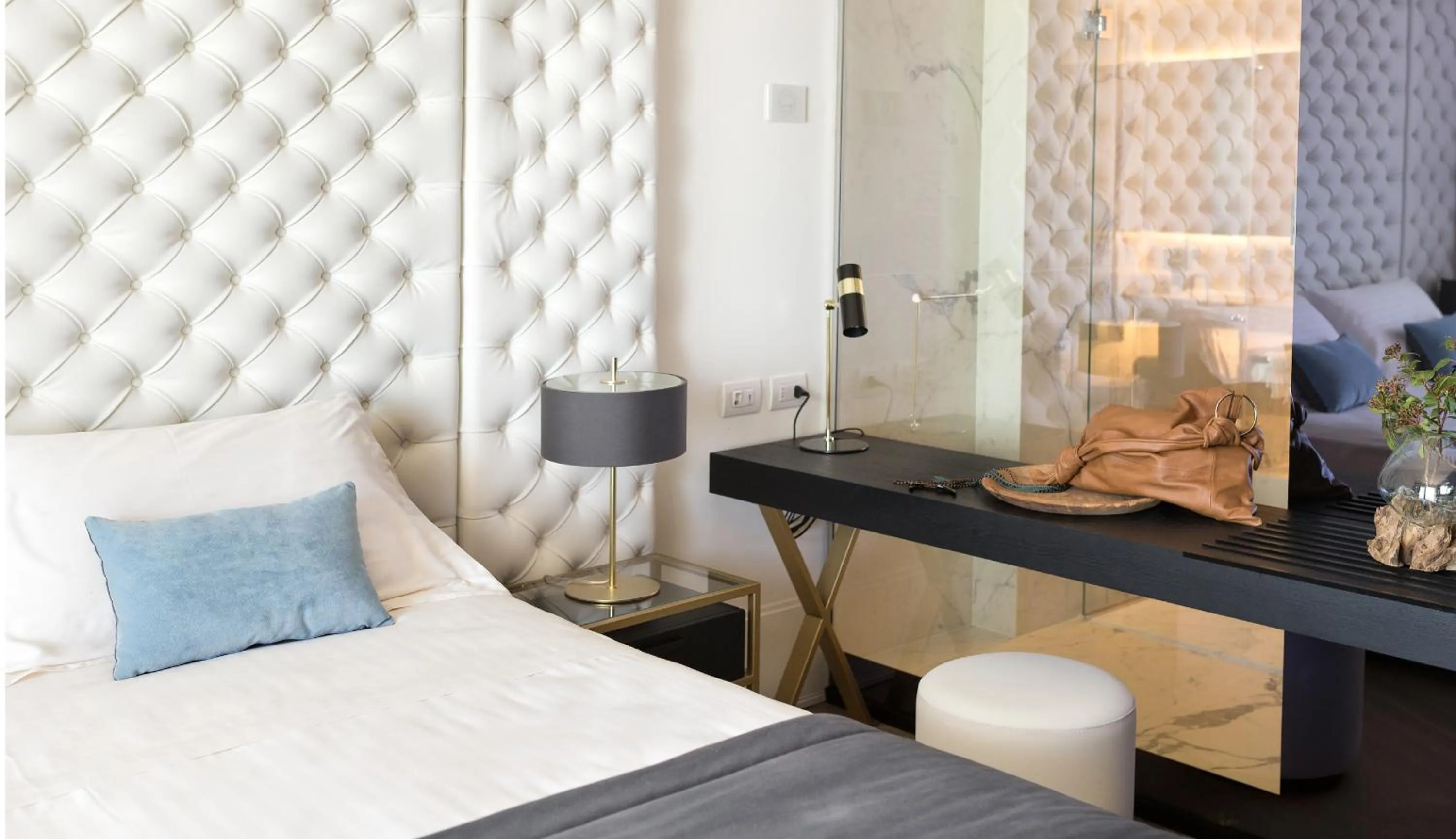 Photo of the whole room, Bed in Hotel Abner's